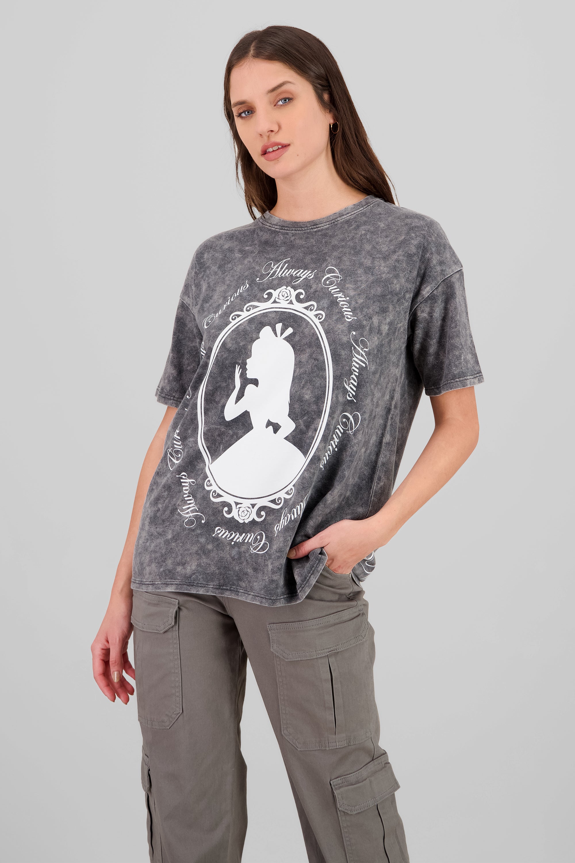 Playera over frente y espalda outline Alicia ACID WASH