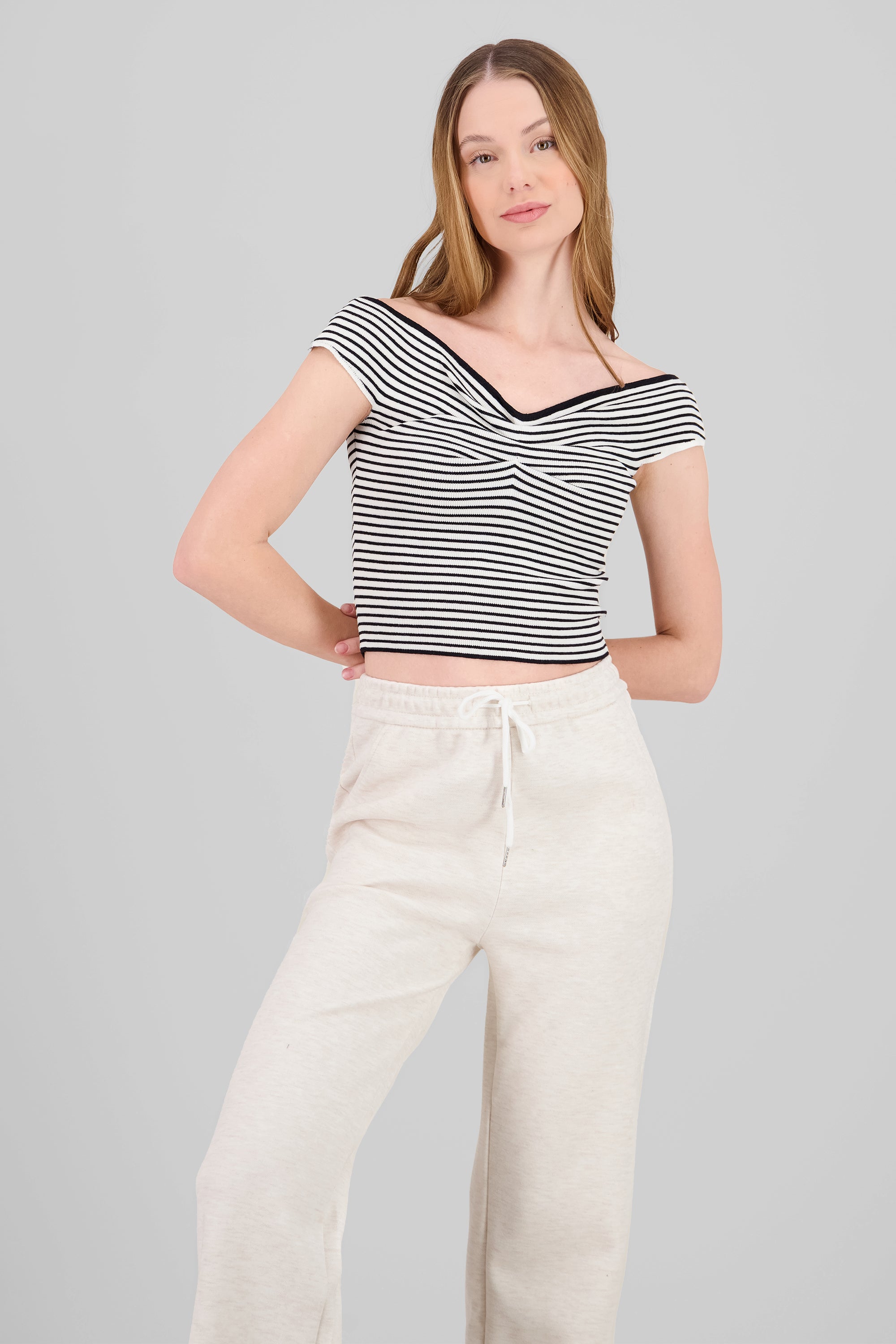 Top off shoulder detalle frunce NEGRO COMBO