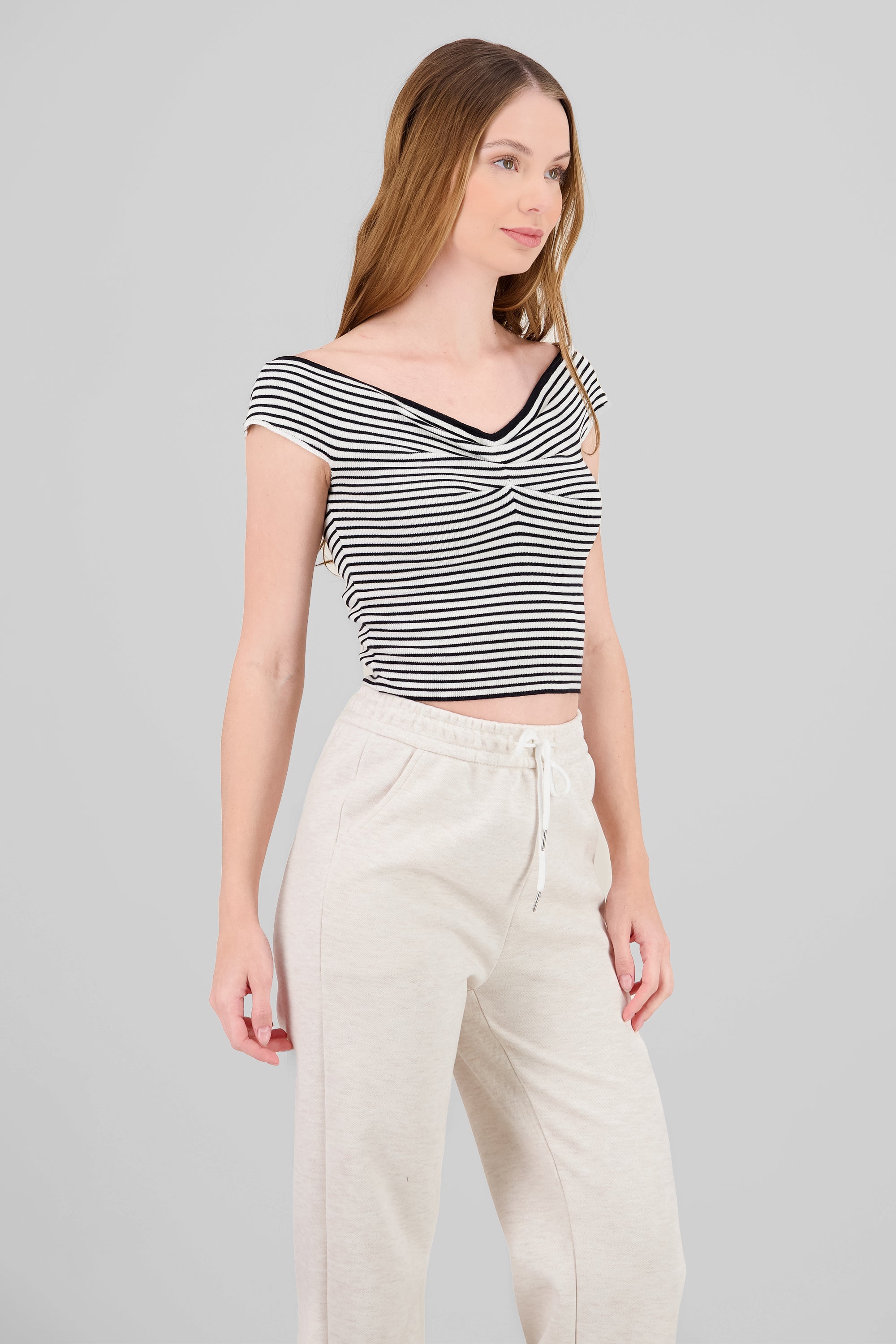Top off shoulder detalle frunce NEGRO COMBO