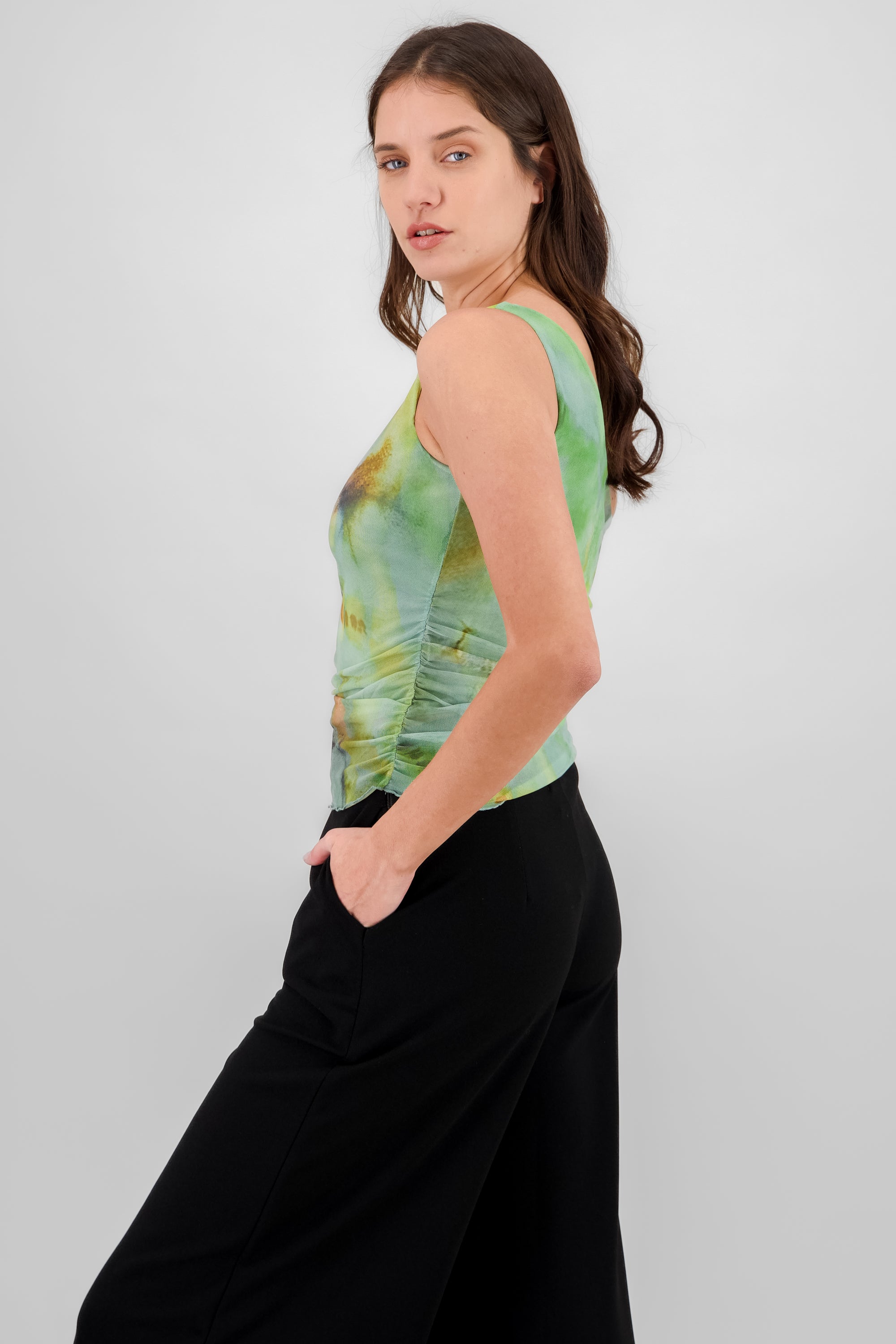 GREEN