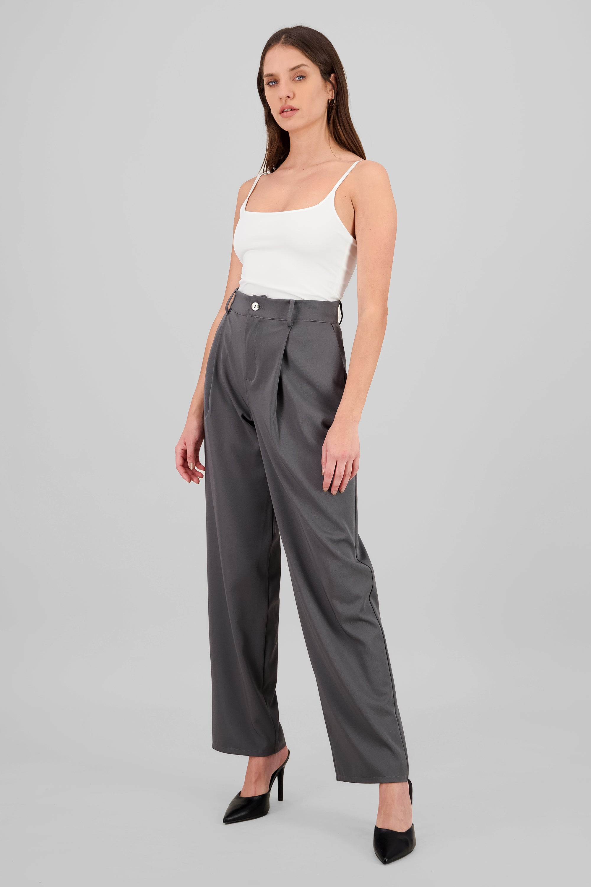 Pantalon recto detalle pinzas GRIS OBSCURO