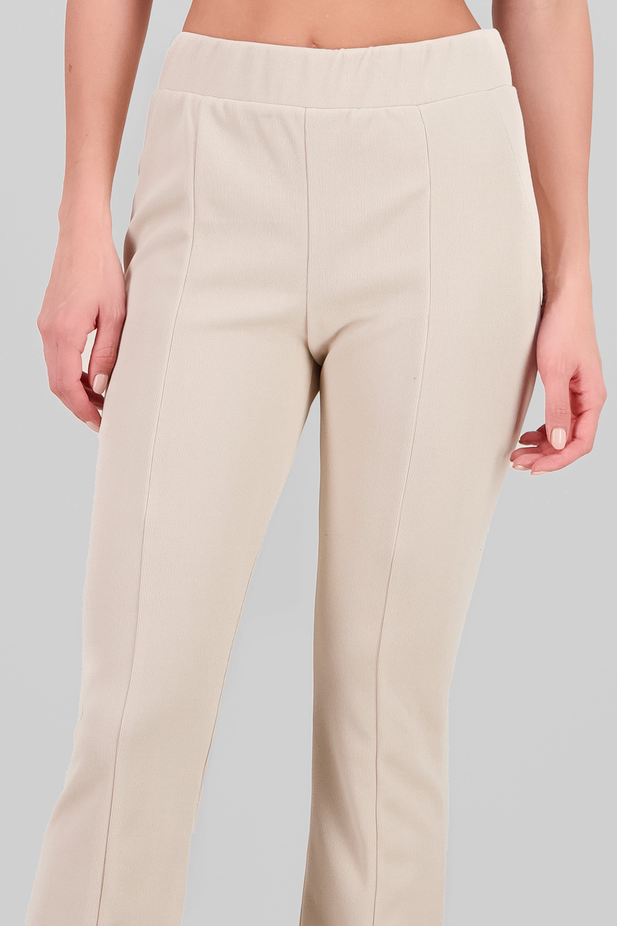 Pantalon flare detalle abertura ARENA