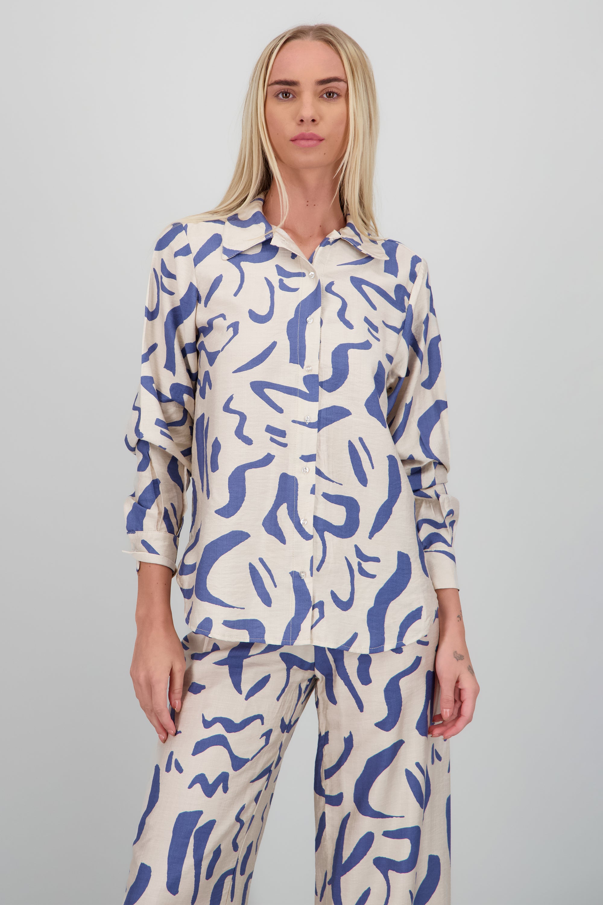 Camisa oversized detalle estampado AZUL COMBO