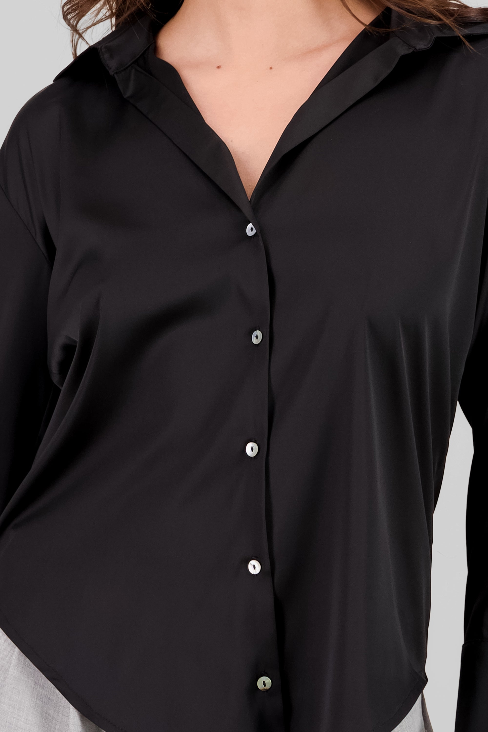 Camisa oversize cuello satin NEGRO