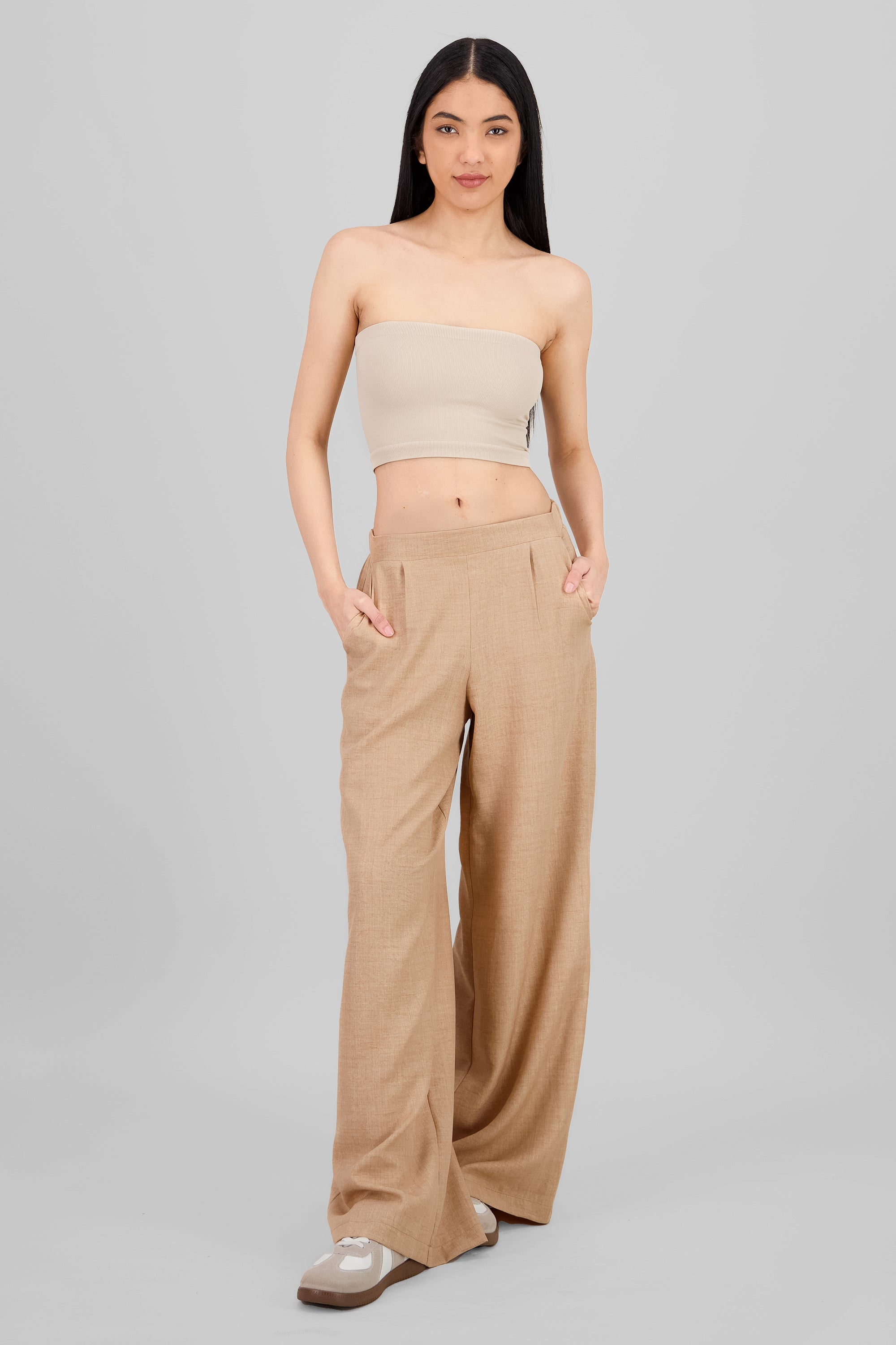 Pantalon amplio pinzas detalle bolsas BEIGE