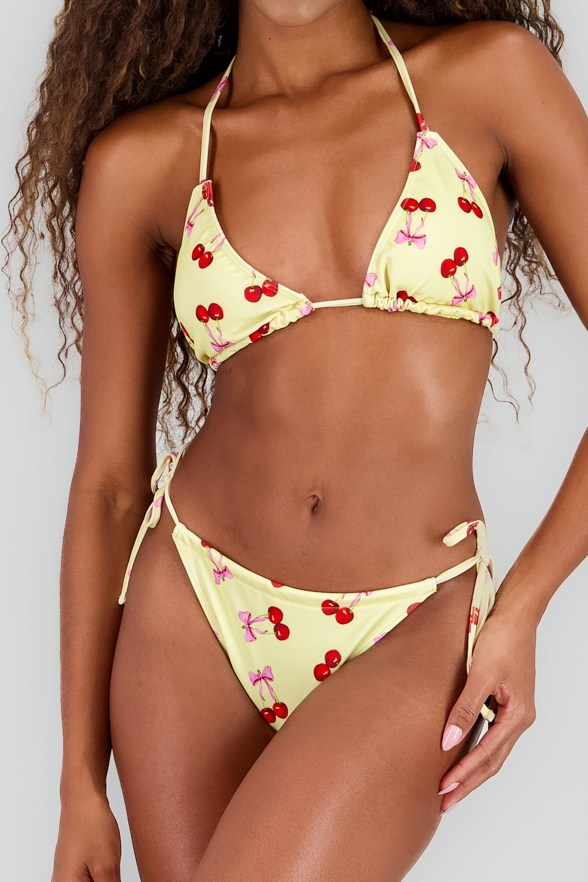 Bikini 3 pzas set cerezas AMARILLO PASTEL