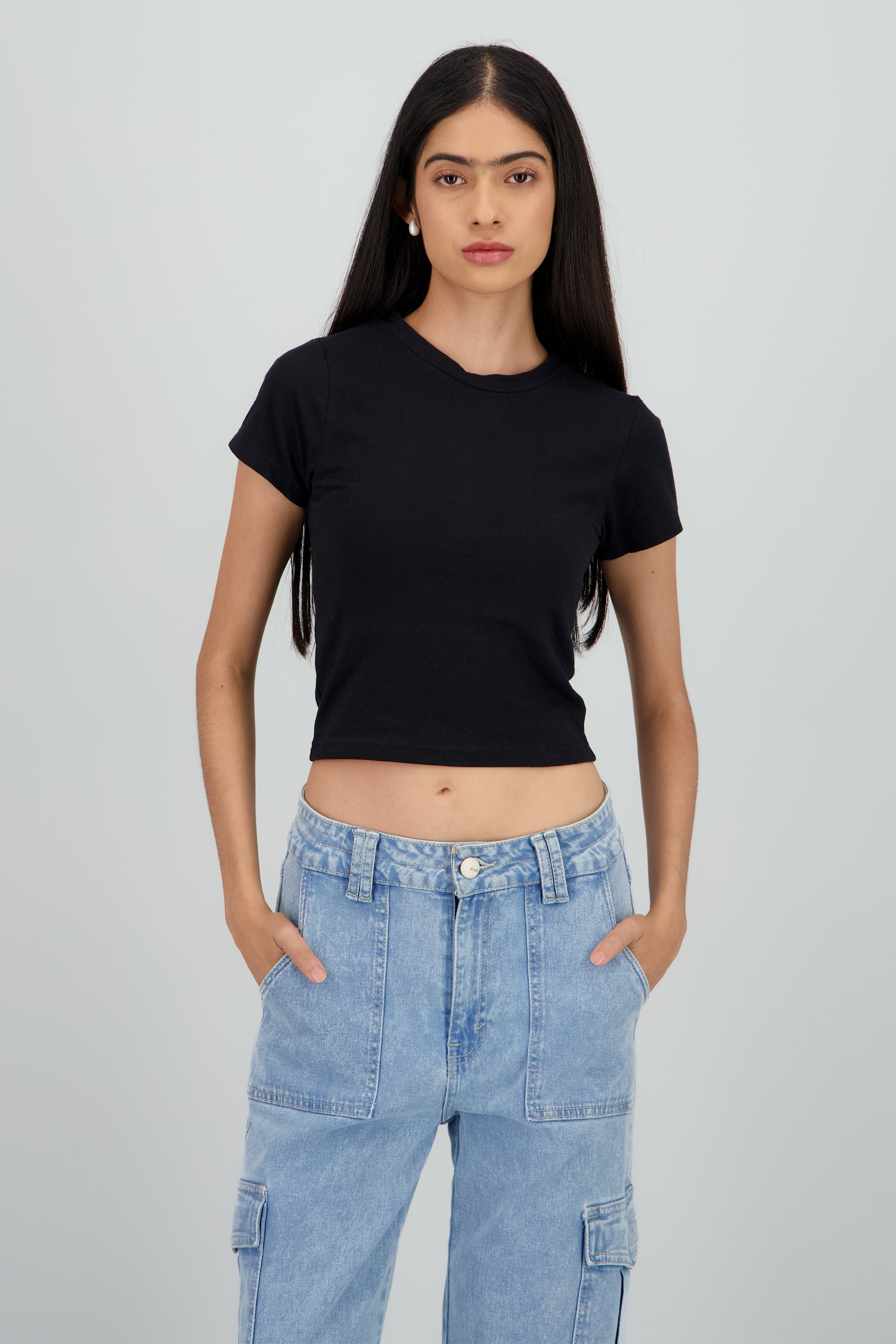 Top liso de cuello redondo NEGRO