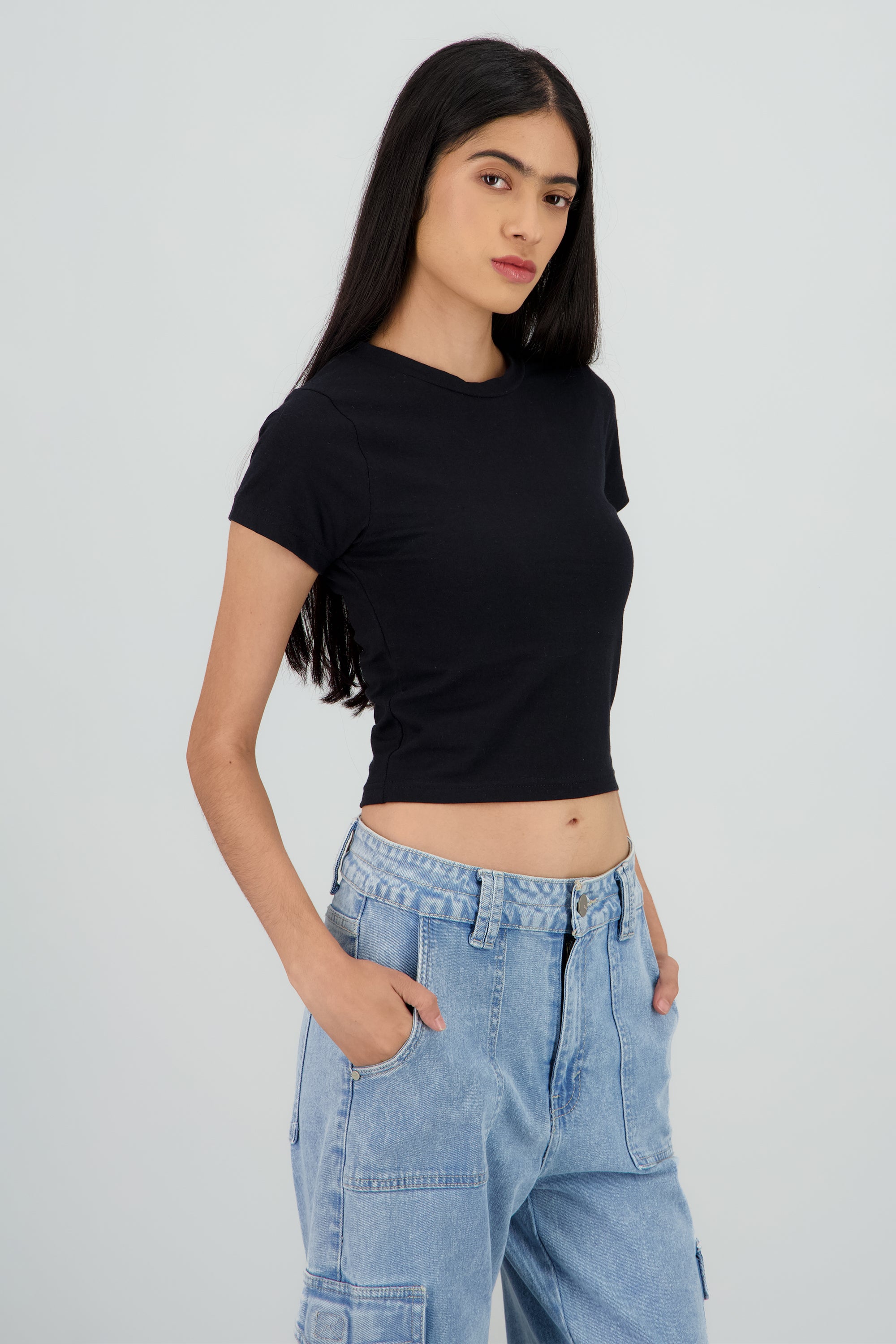Top liso de cuello redondo NEGRO