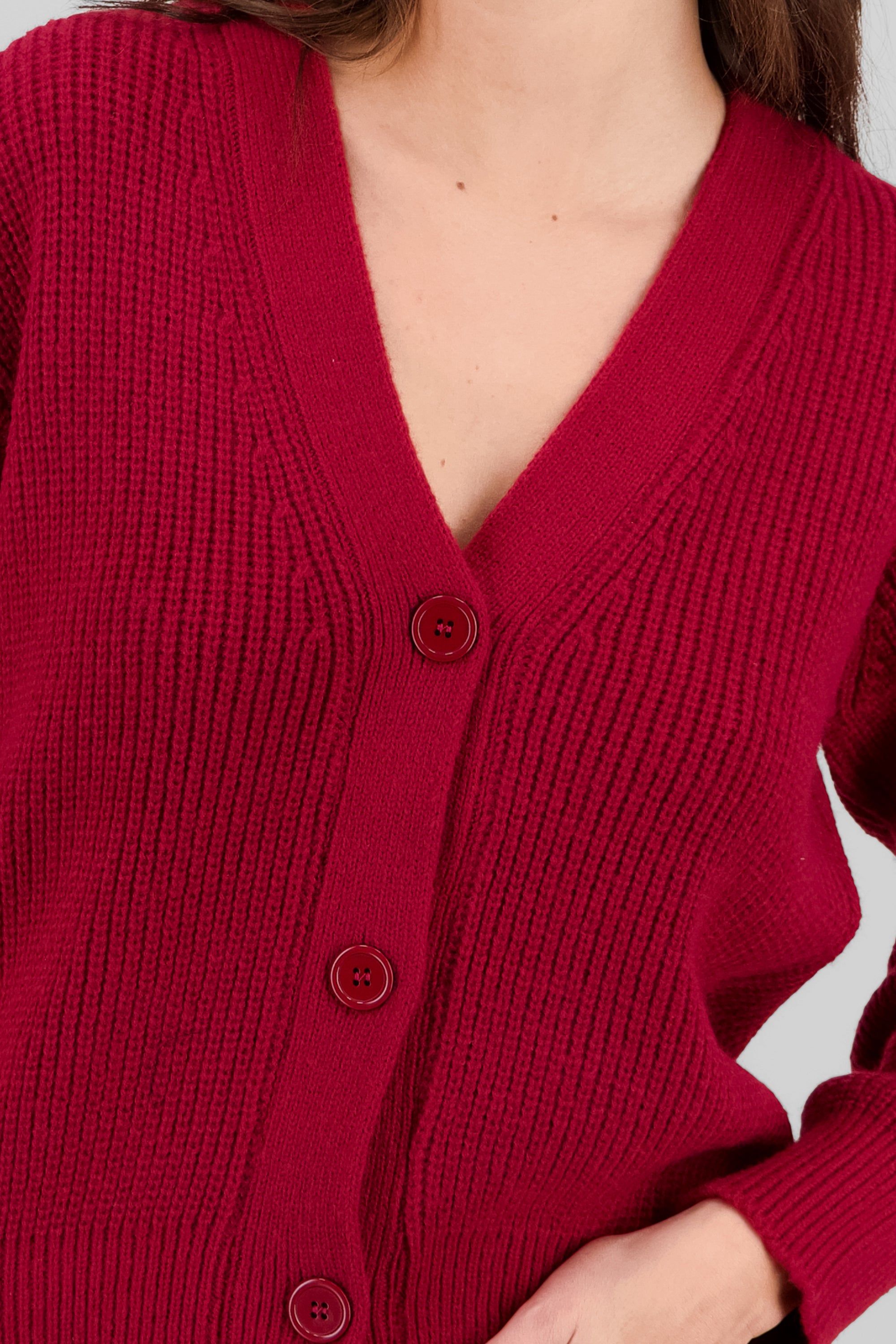 Sueter tipo cardigan con botones VINO