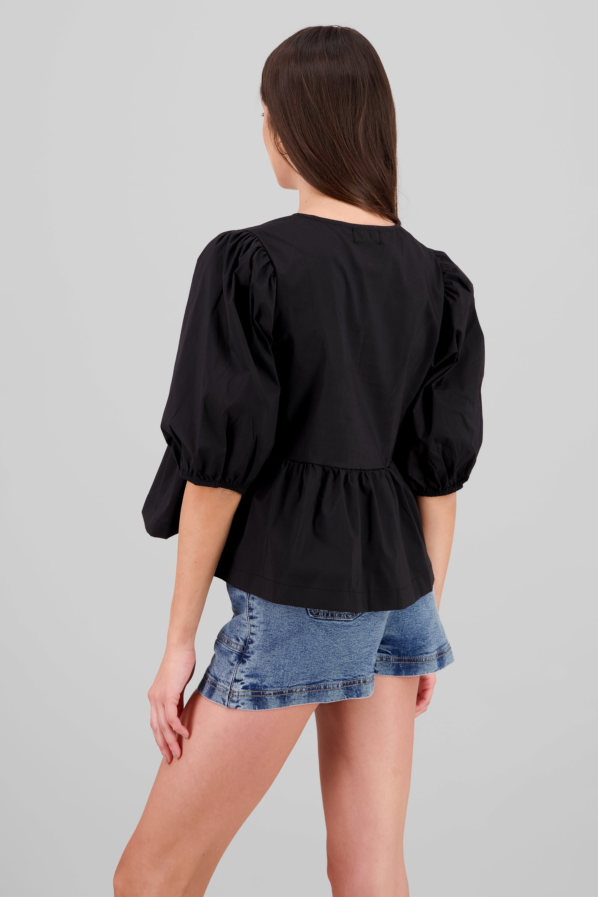 Blusa abullonada con moños lisa NEGRO