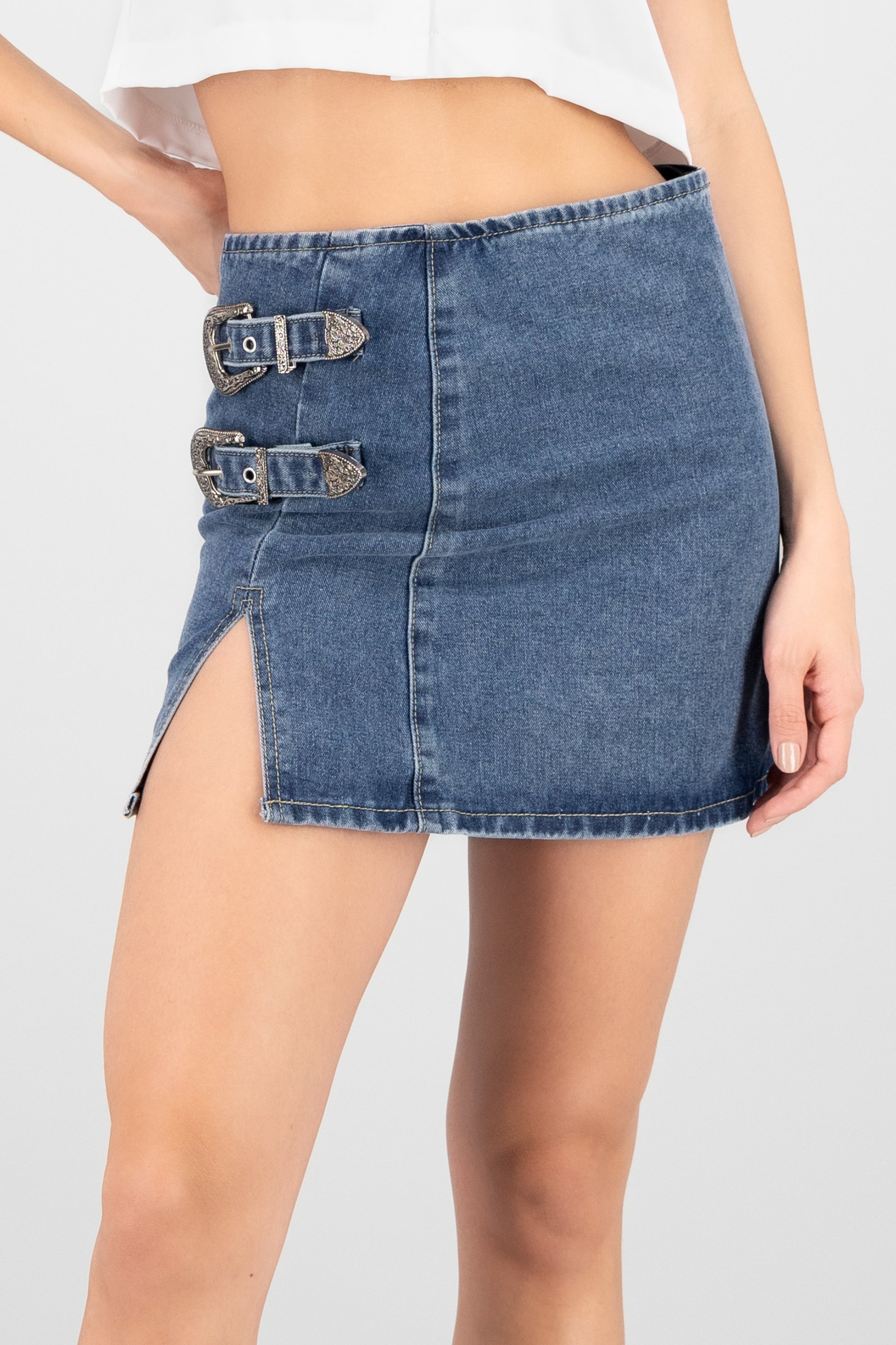 Mini falda denim con dos hebillas MEDIUM WASH