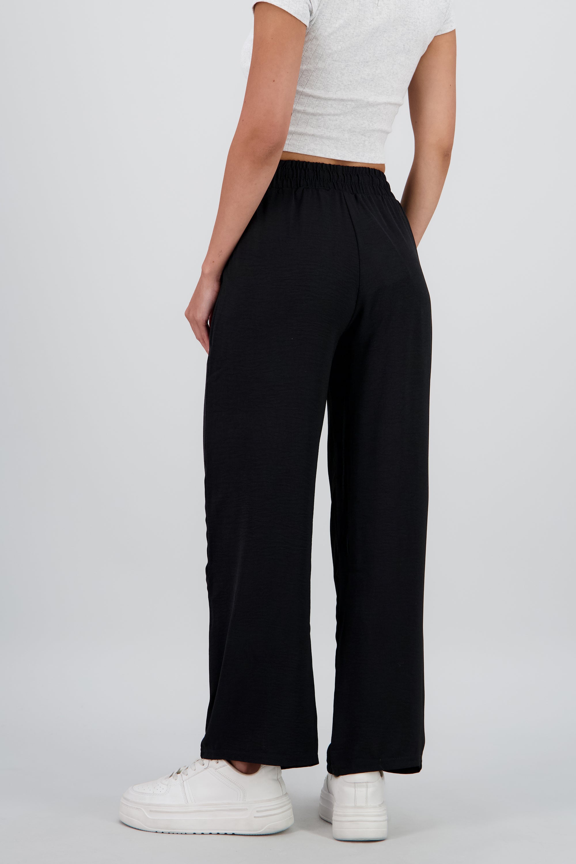 Pantalon fluido liso NEGRO