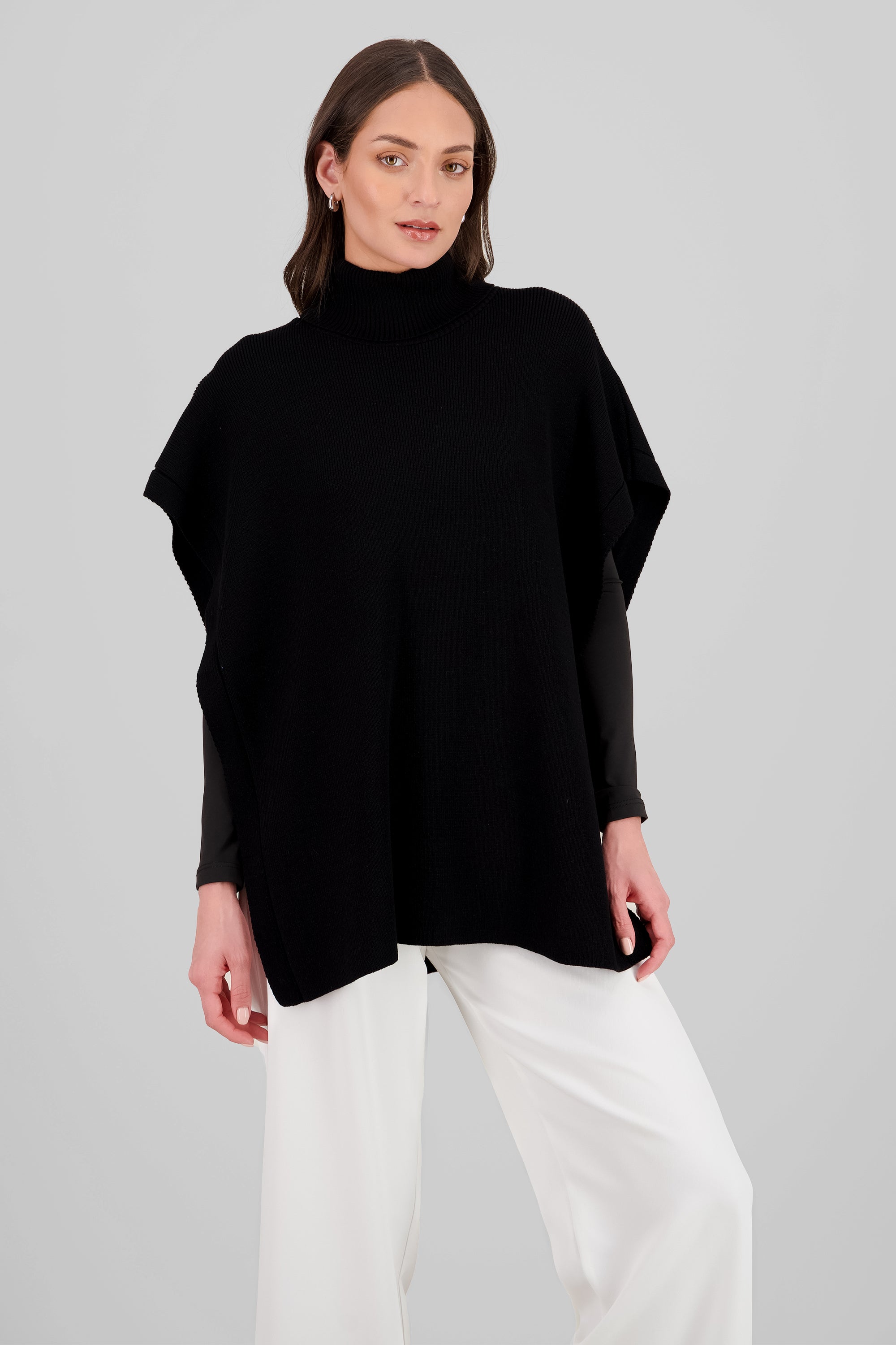 Poncho cuello alto sin mangas Hypsters NEGRO