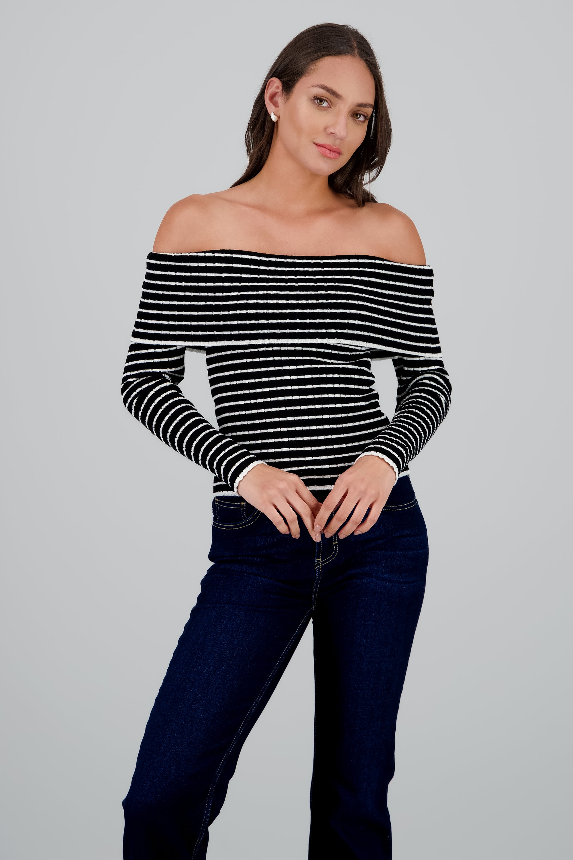 Top manga larga off shoulder textura NEGRO COMBO