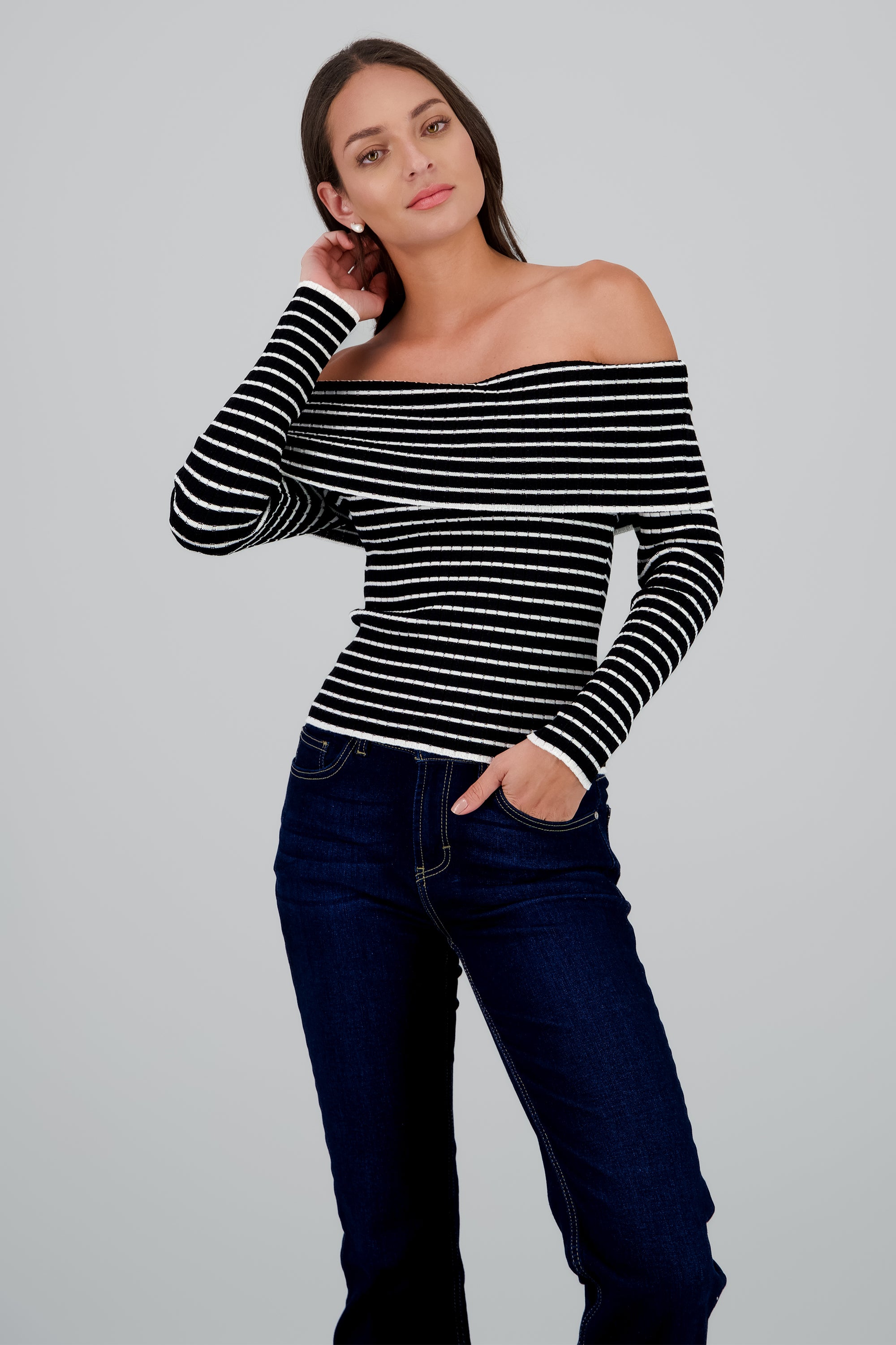 Top manga larga off shoulder textura NEGRO COMBO