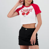 Playera crop cerezas contraste mangas