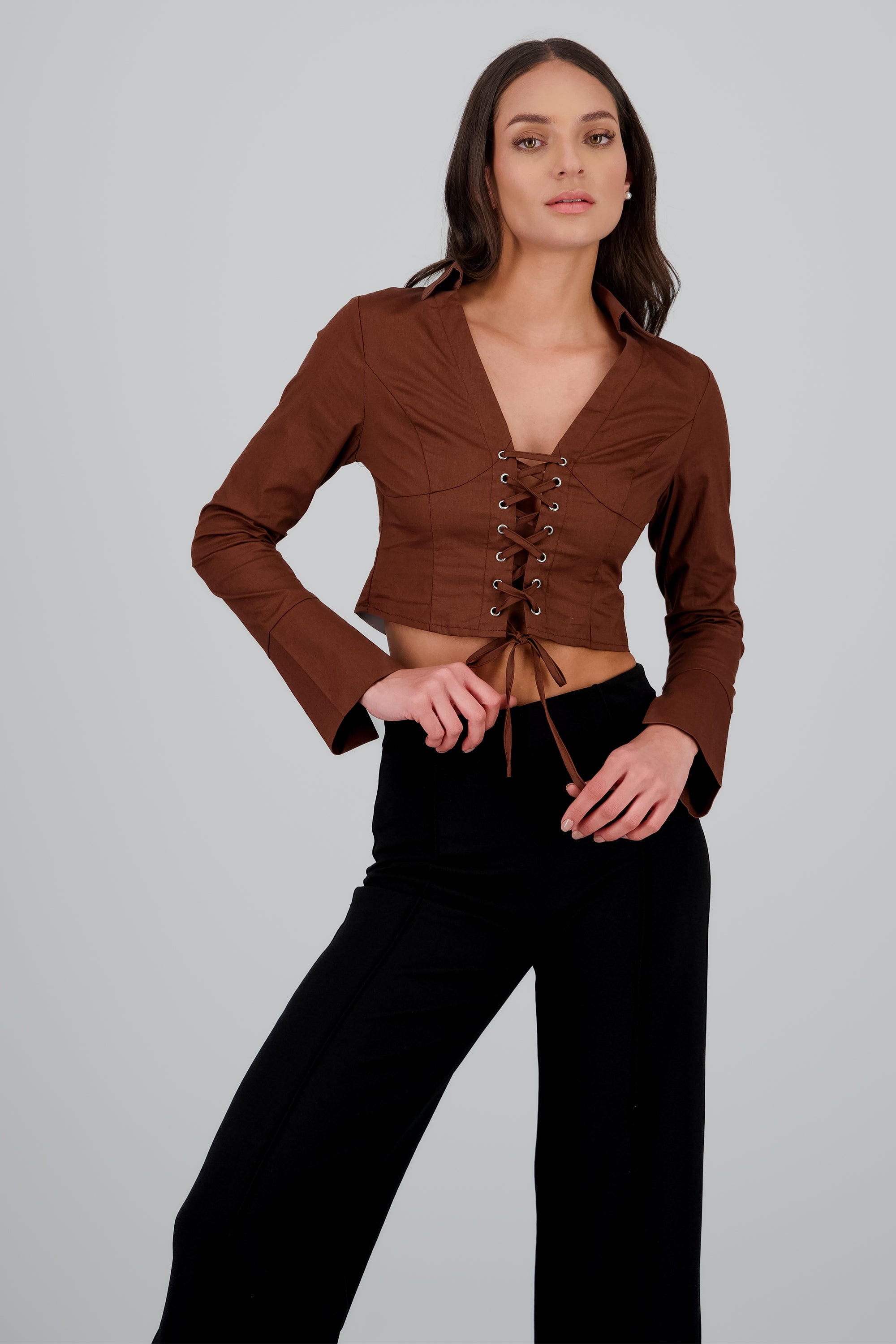 Blusa lace up CHOCOLATE