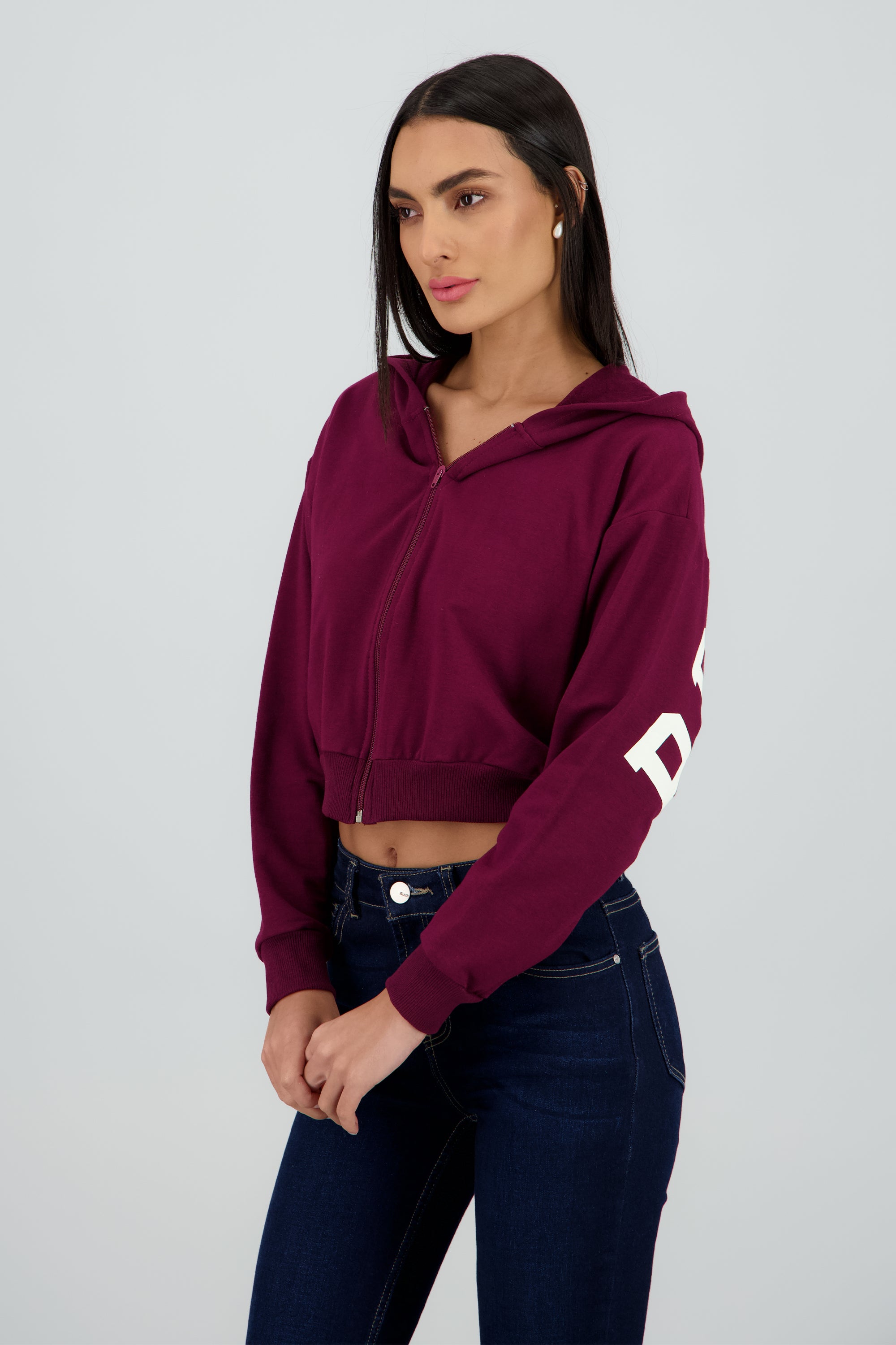 Sudadera crop cierre estampado espalda CIRUELA