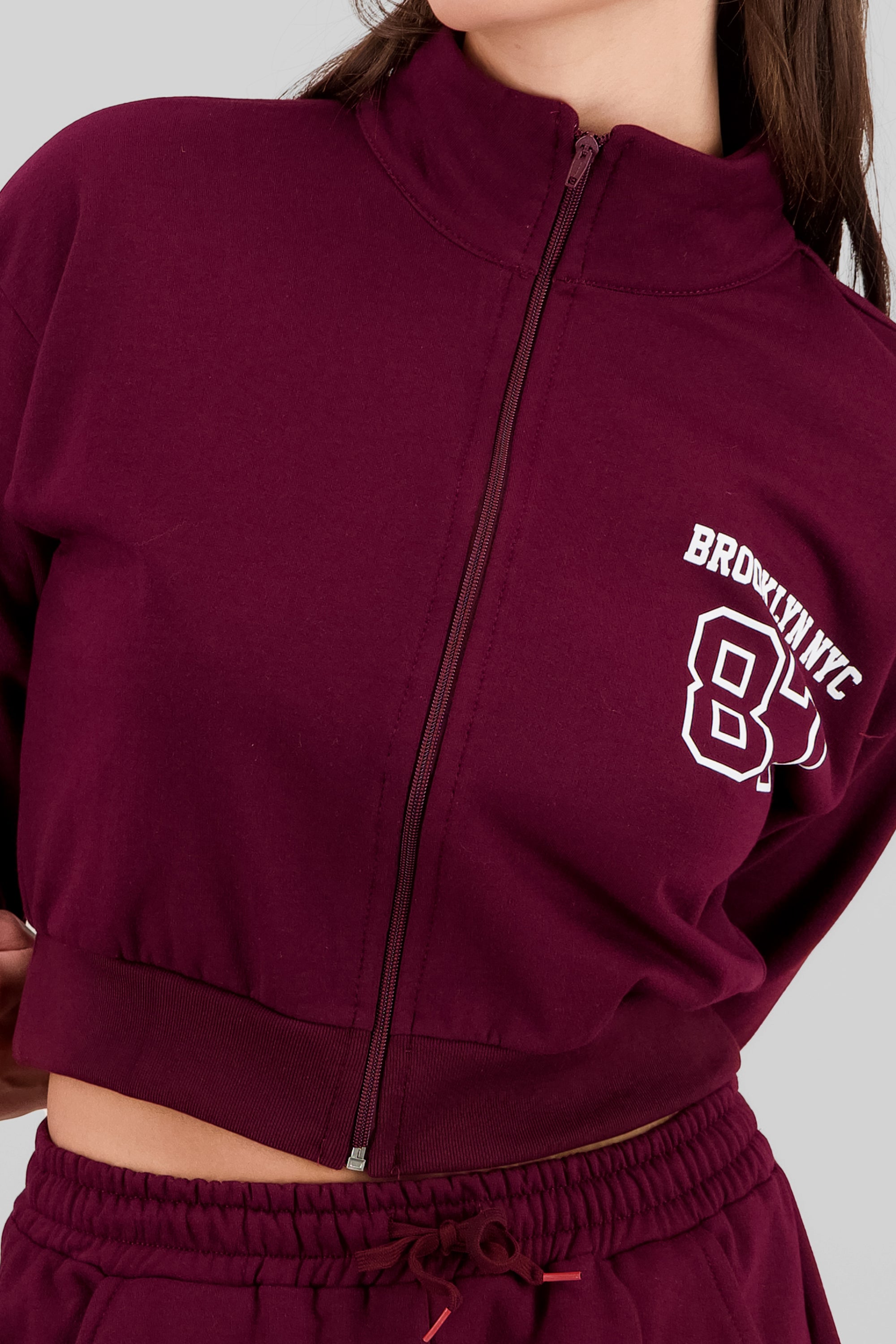 Sudadera brooklyn crop cuello alto CIRUELA