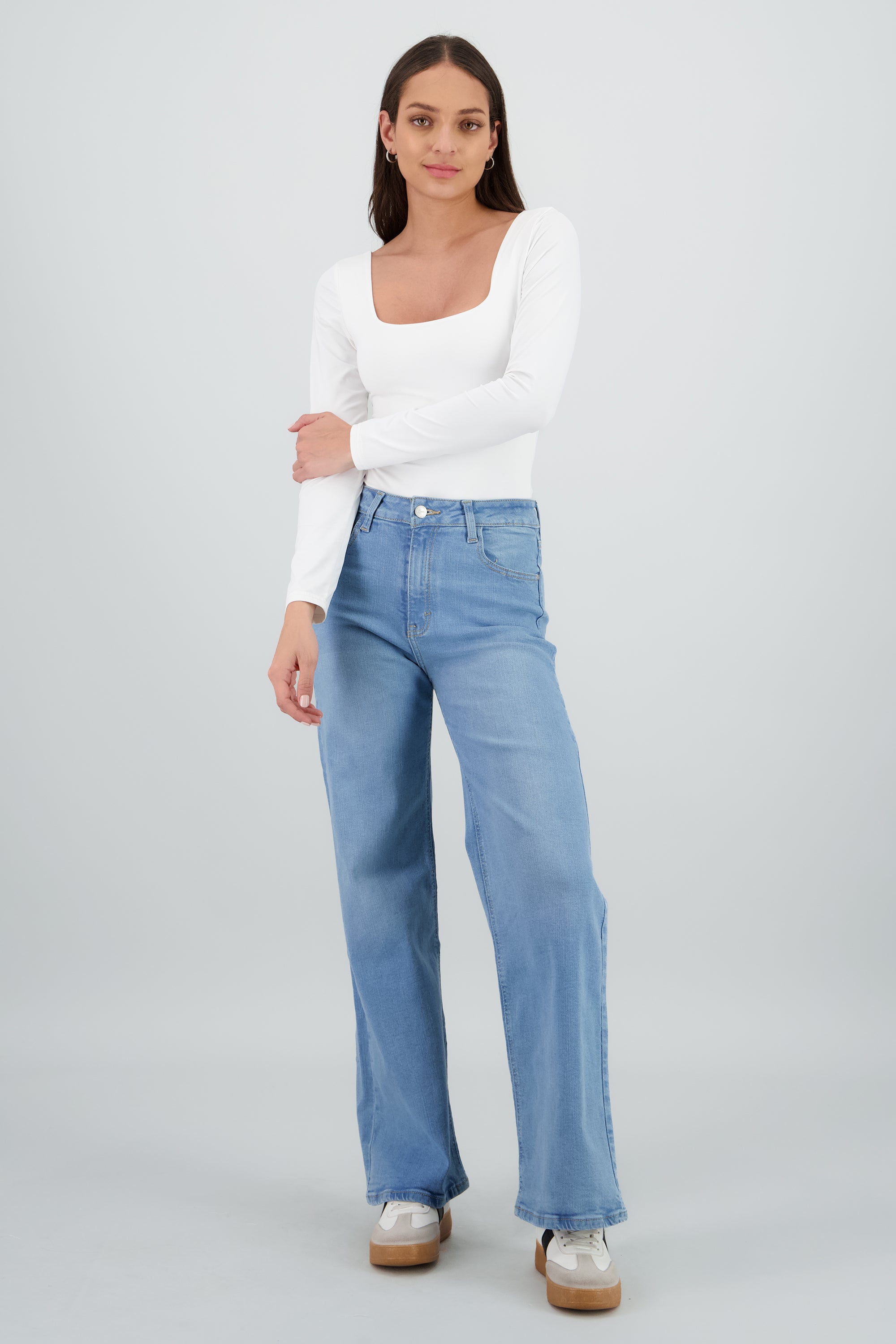 Jeans straight deslavado LIGHT WASH