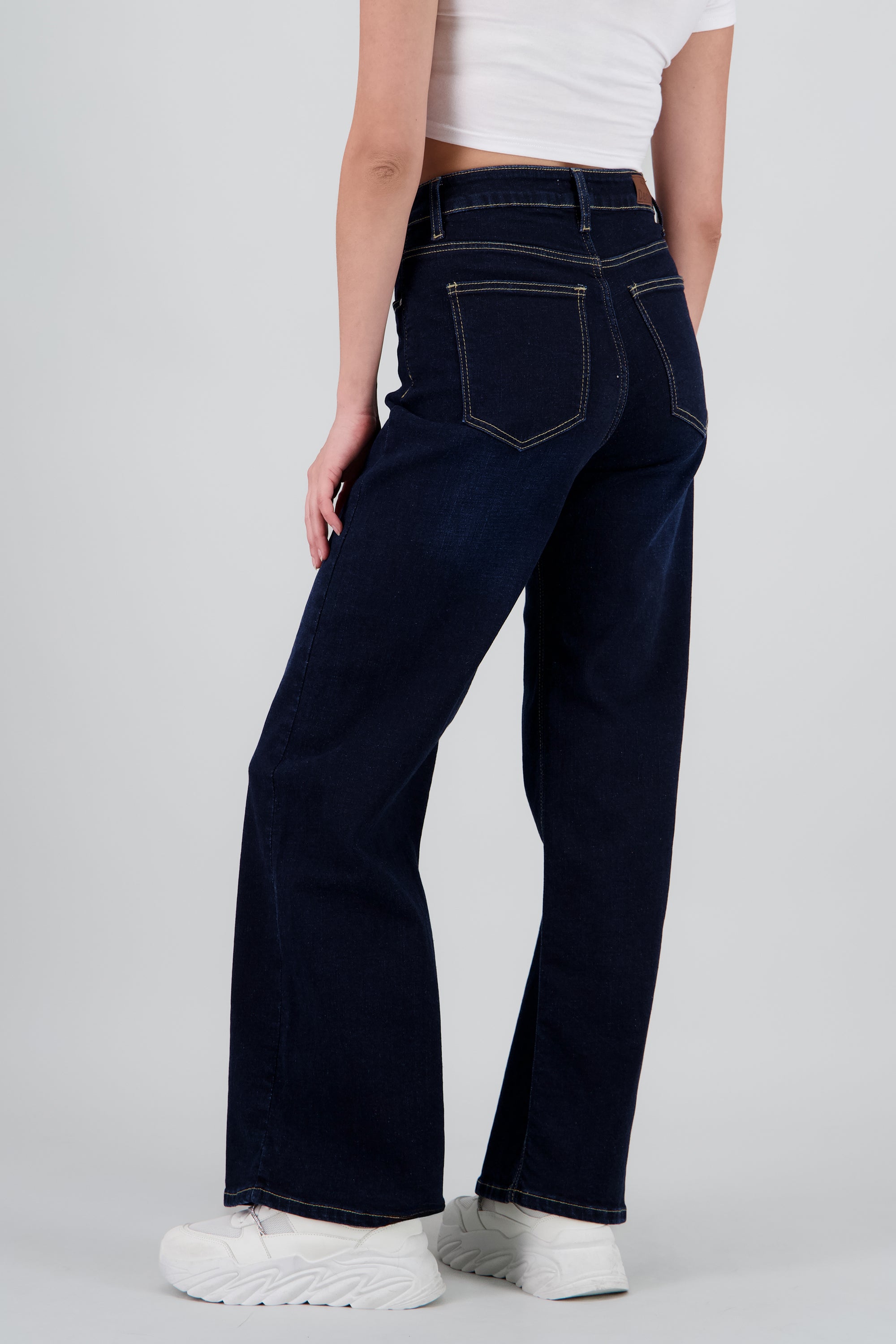 Jeans straight deslavado DARK WASH