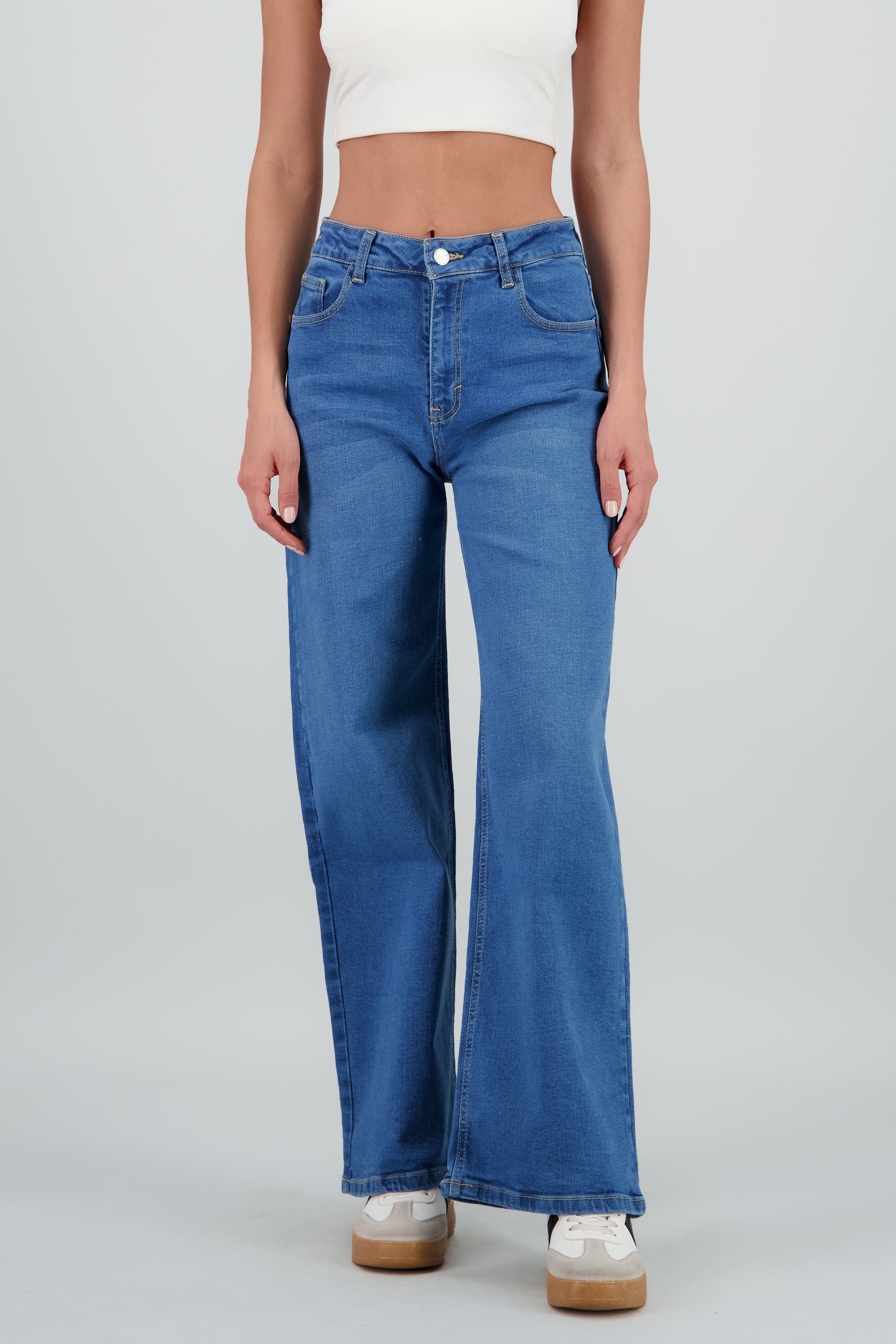 Jeans straight deslavado MEDIUM WASH