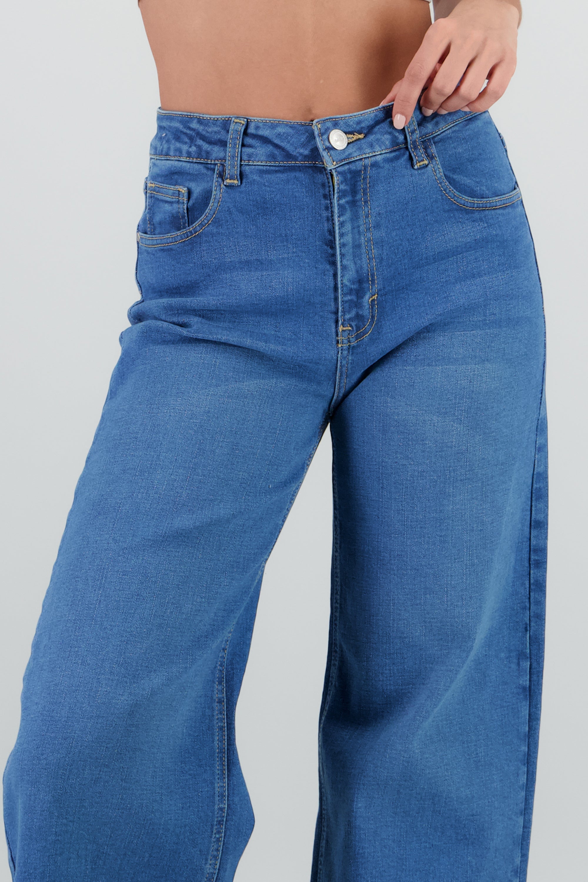 Jeans straight deslavado MEDIUM WASH