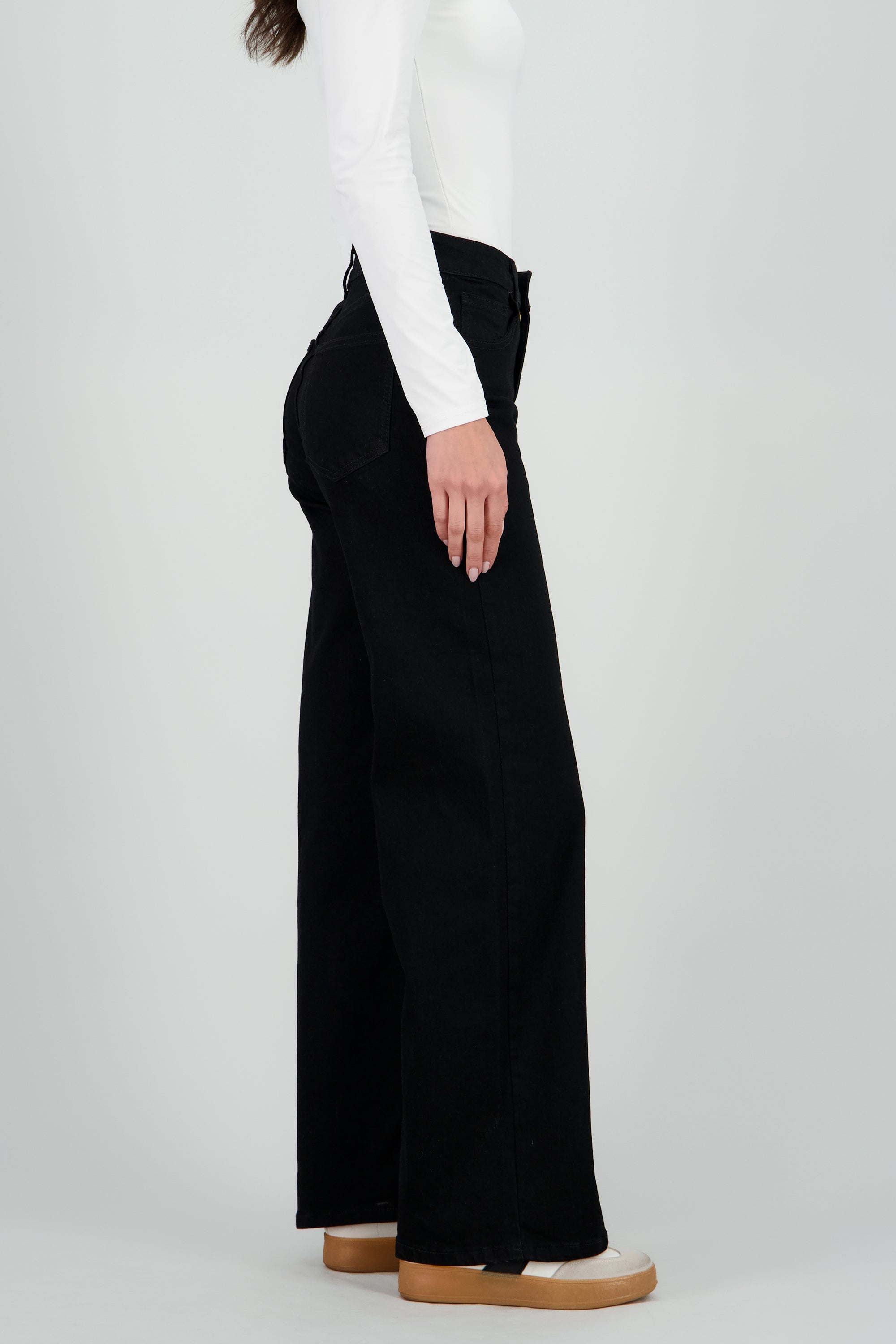 Jeans straight deslavado NEGRO