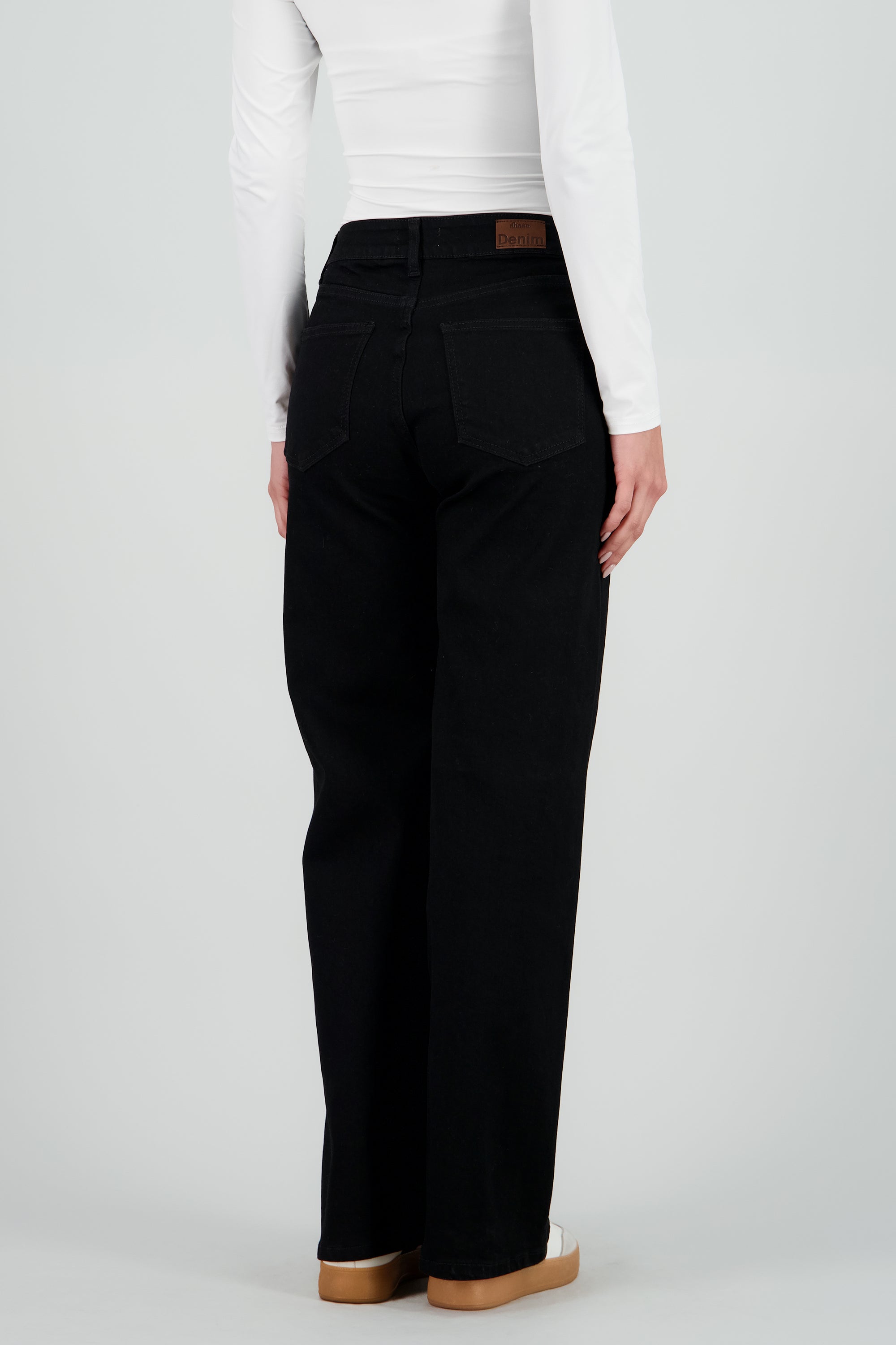 Jeans straight deslavado NEGRO