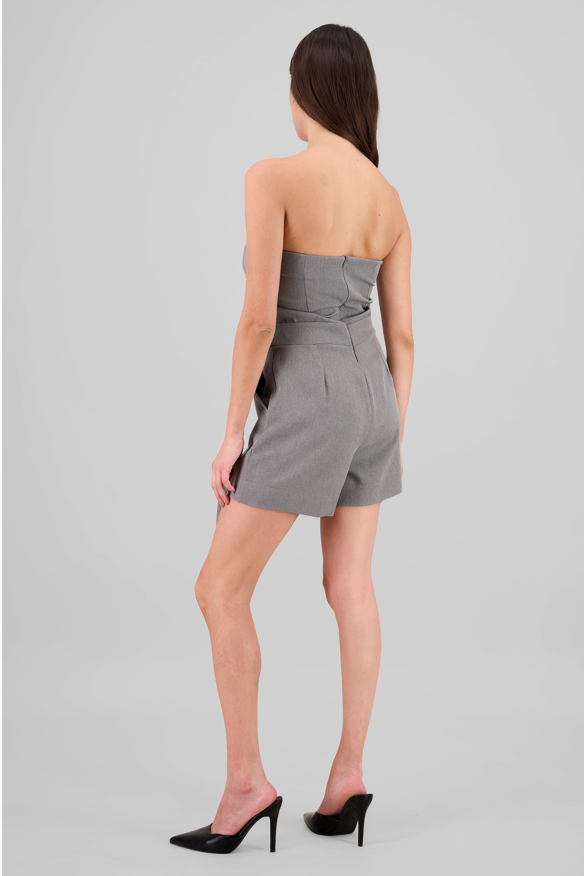 Romper strapless detalle cinturon GRIS