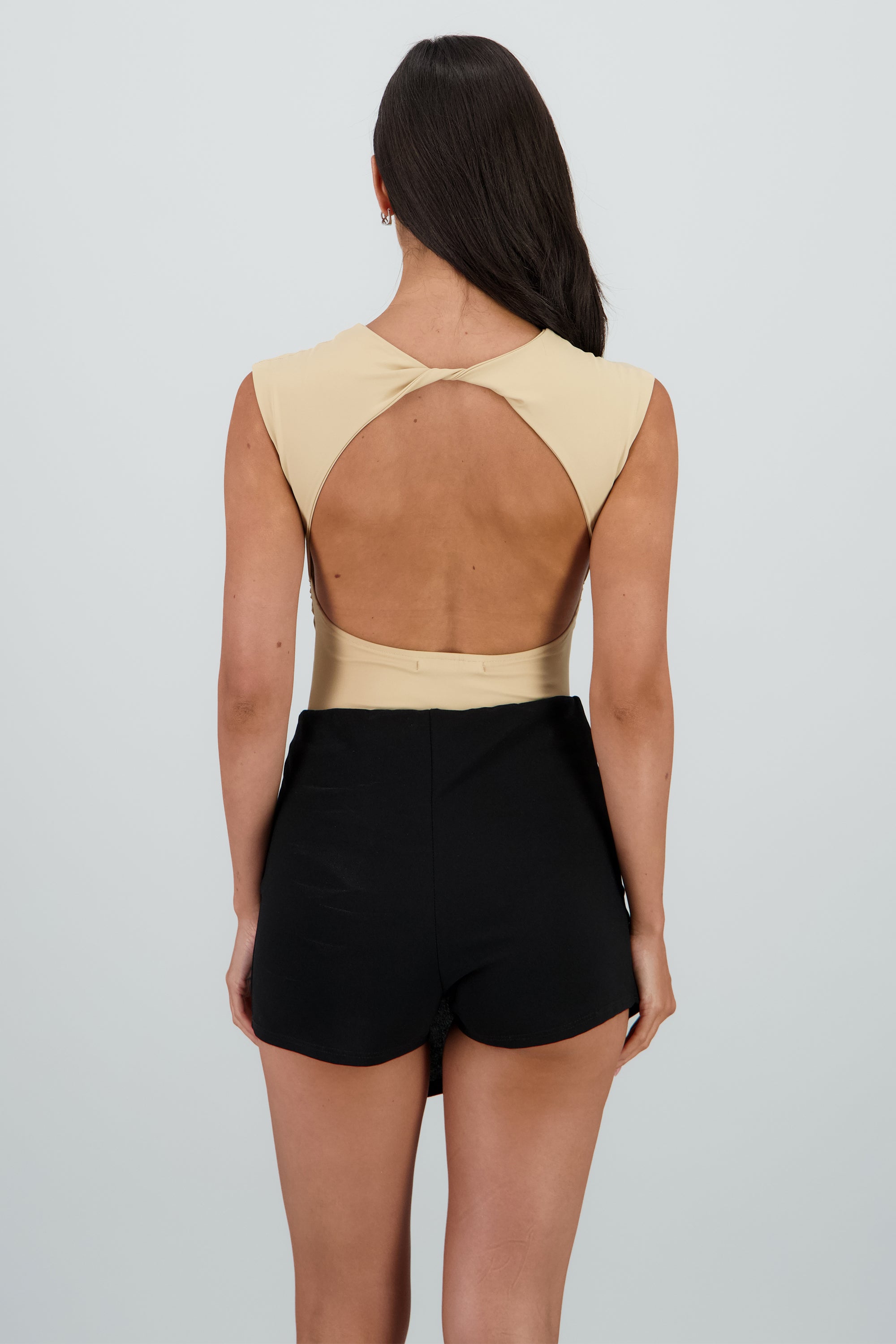 Body manga corta escote espalda KHAKI