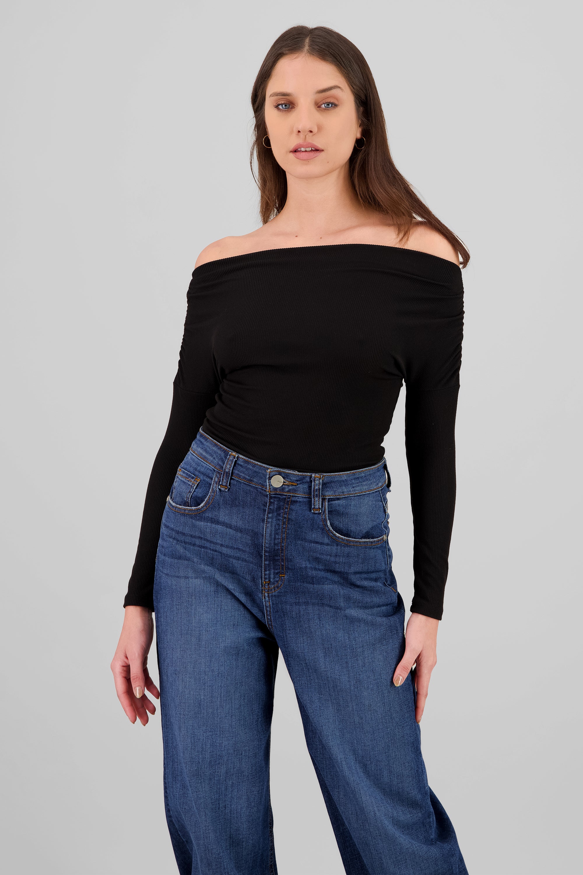 Blusa manga larga fruncida escote barco NEGRO