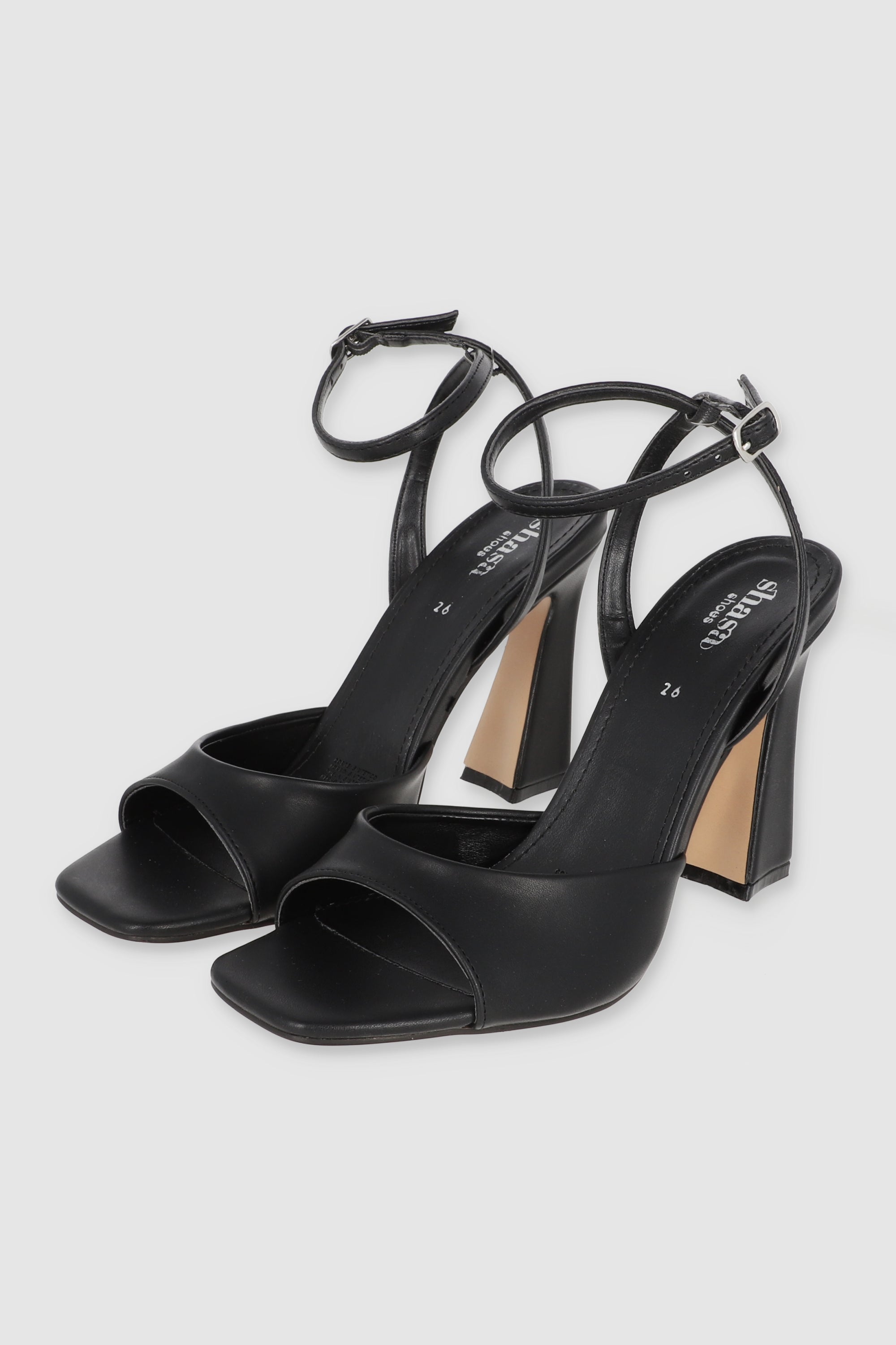 Tacón acampanado tira peep toe NEGRO