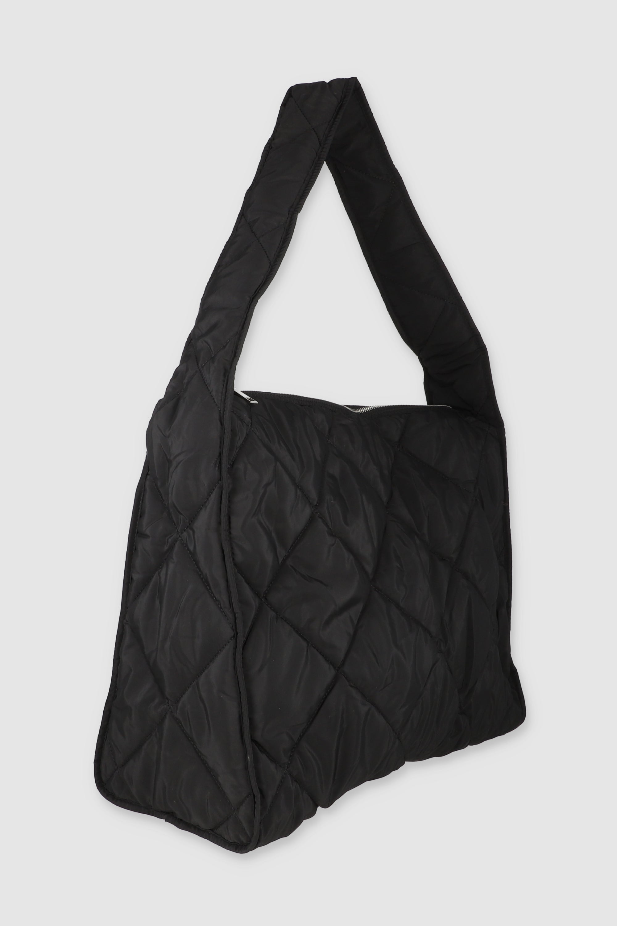 Bolso tote capitonado oversize NEGRO