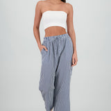 Pantalon amplio detalle resorte rayas