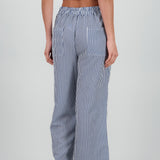 Pantalon amplio detalle resorte rayas