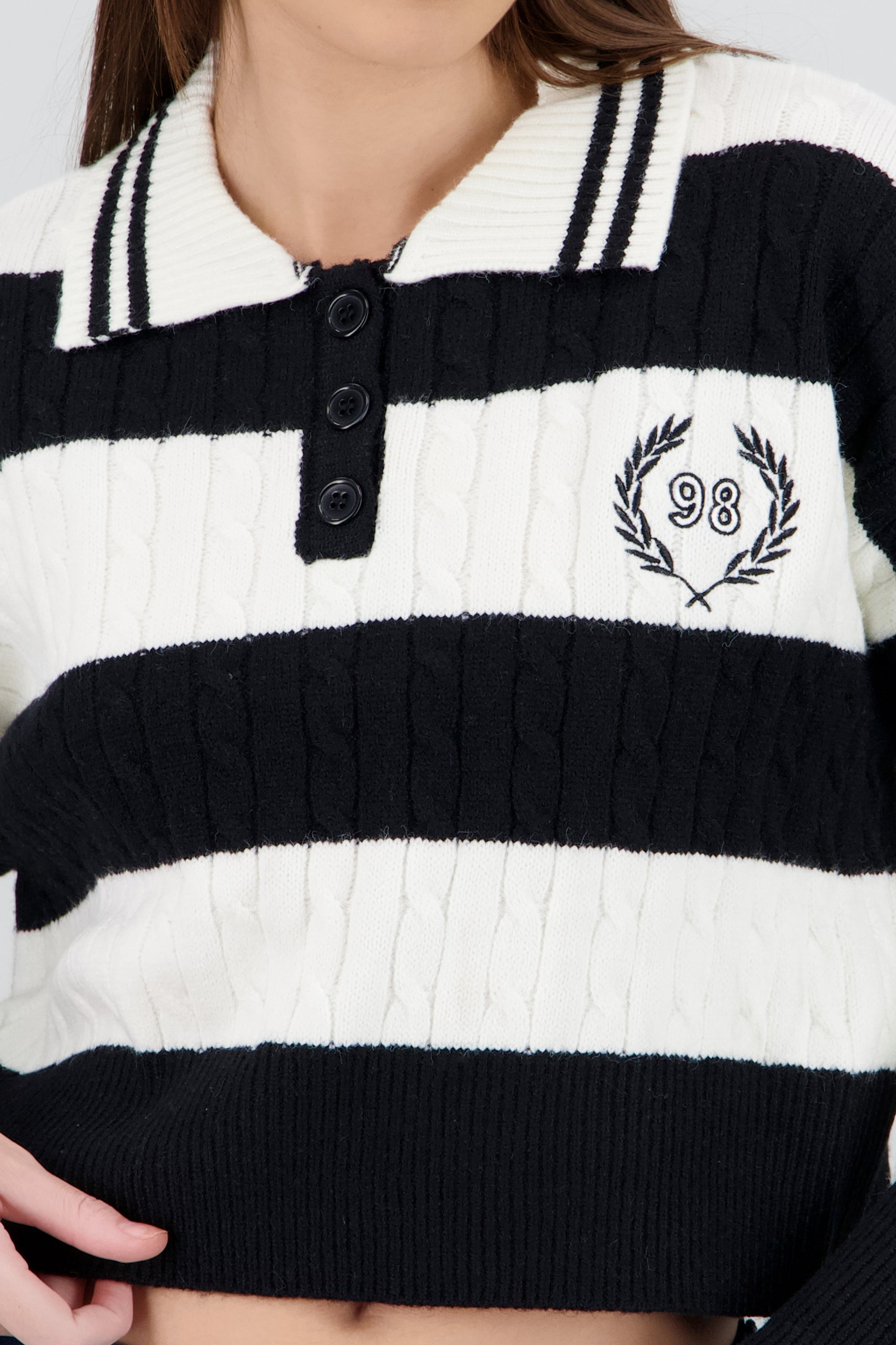 BLACK/WHITE