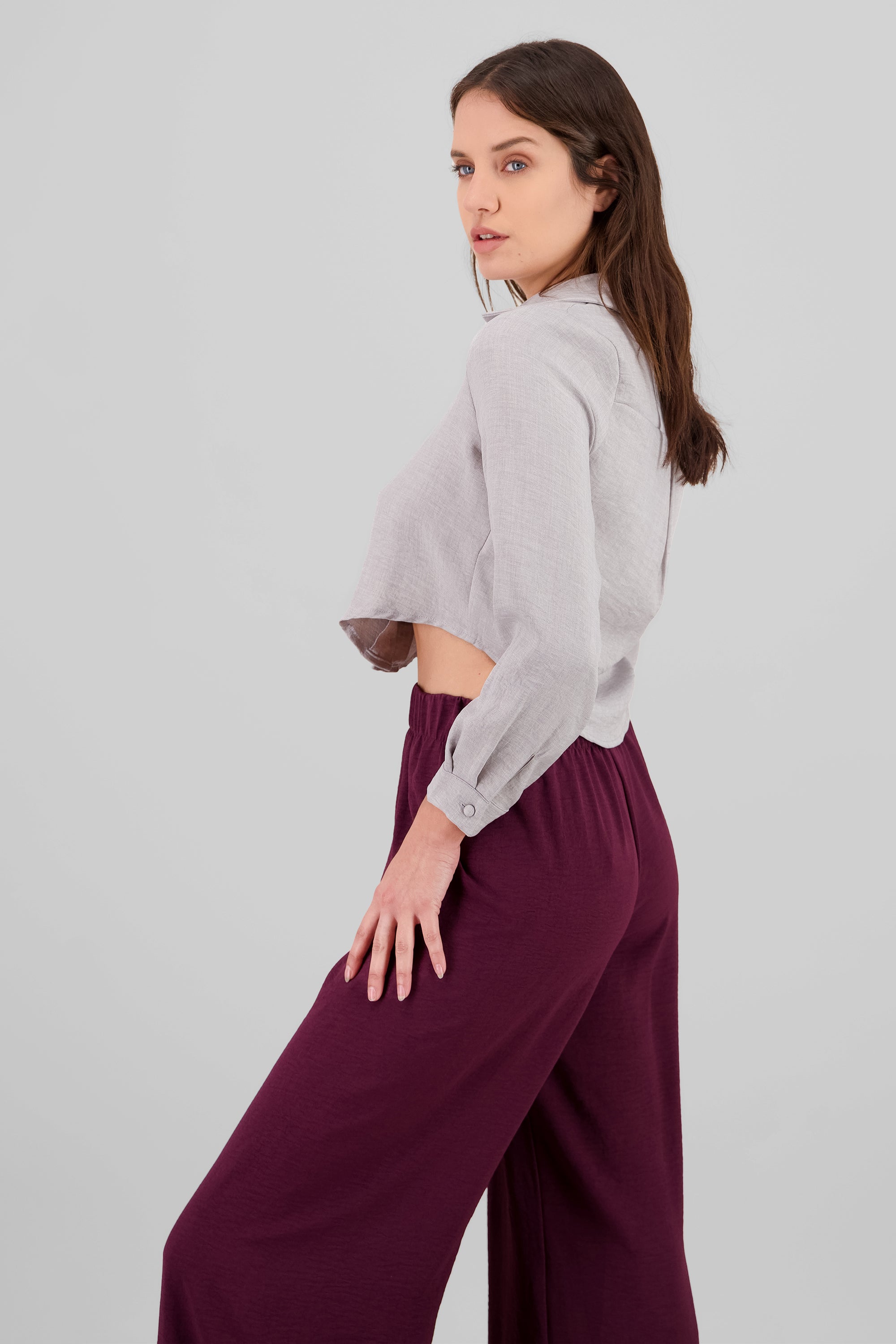 Camisa detalle cuello botones textura GRIS