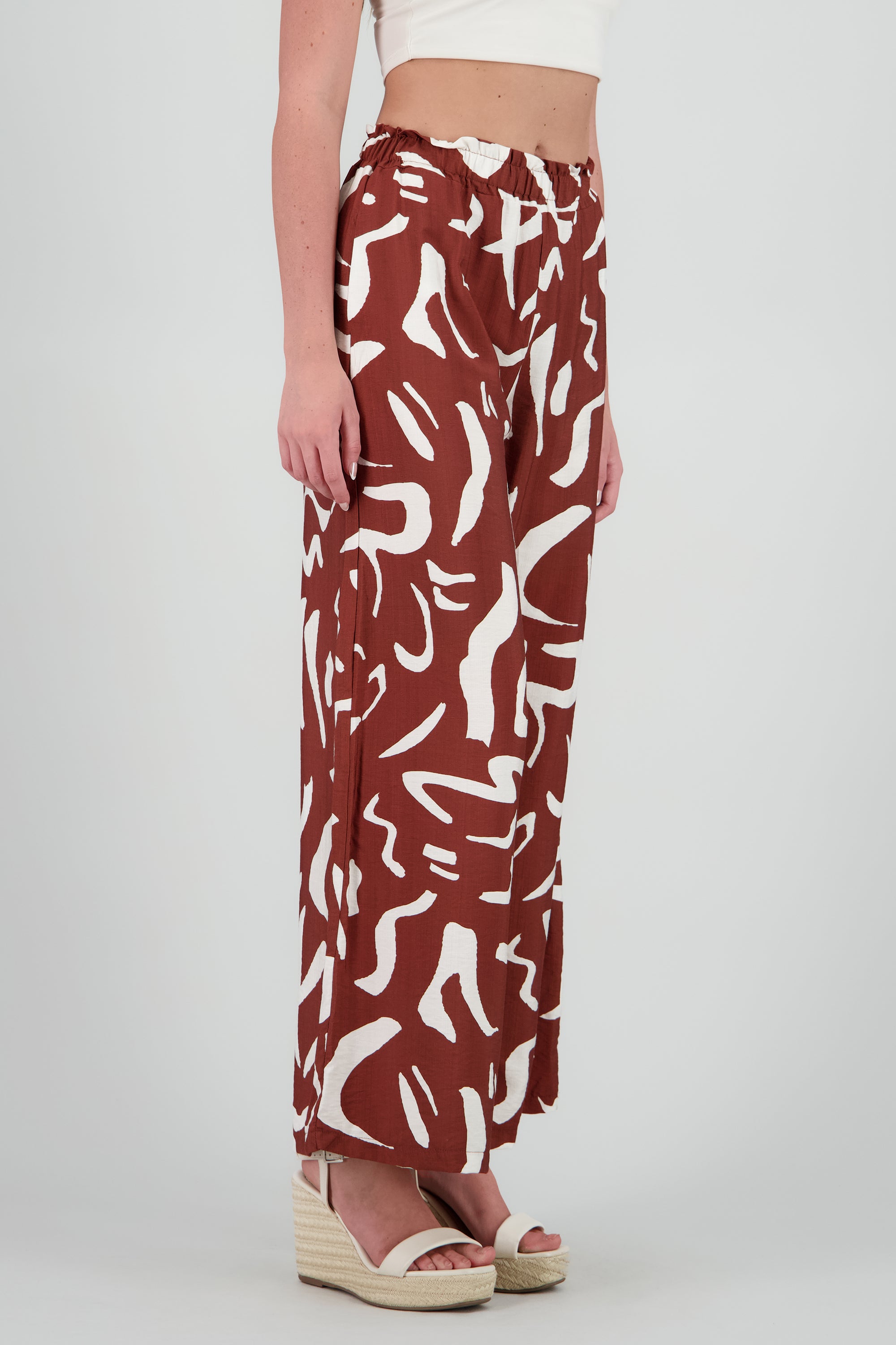 Pantalon amplio detalle resorte estampado CAFE COMBO