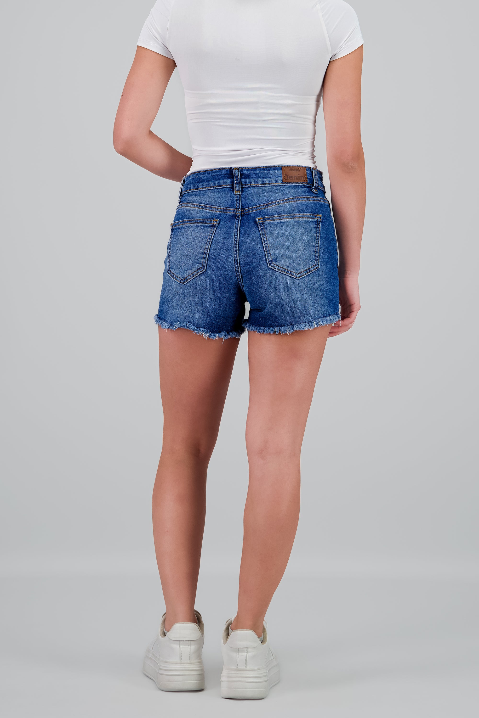 Bermuda corta con flequillo STONE