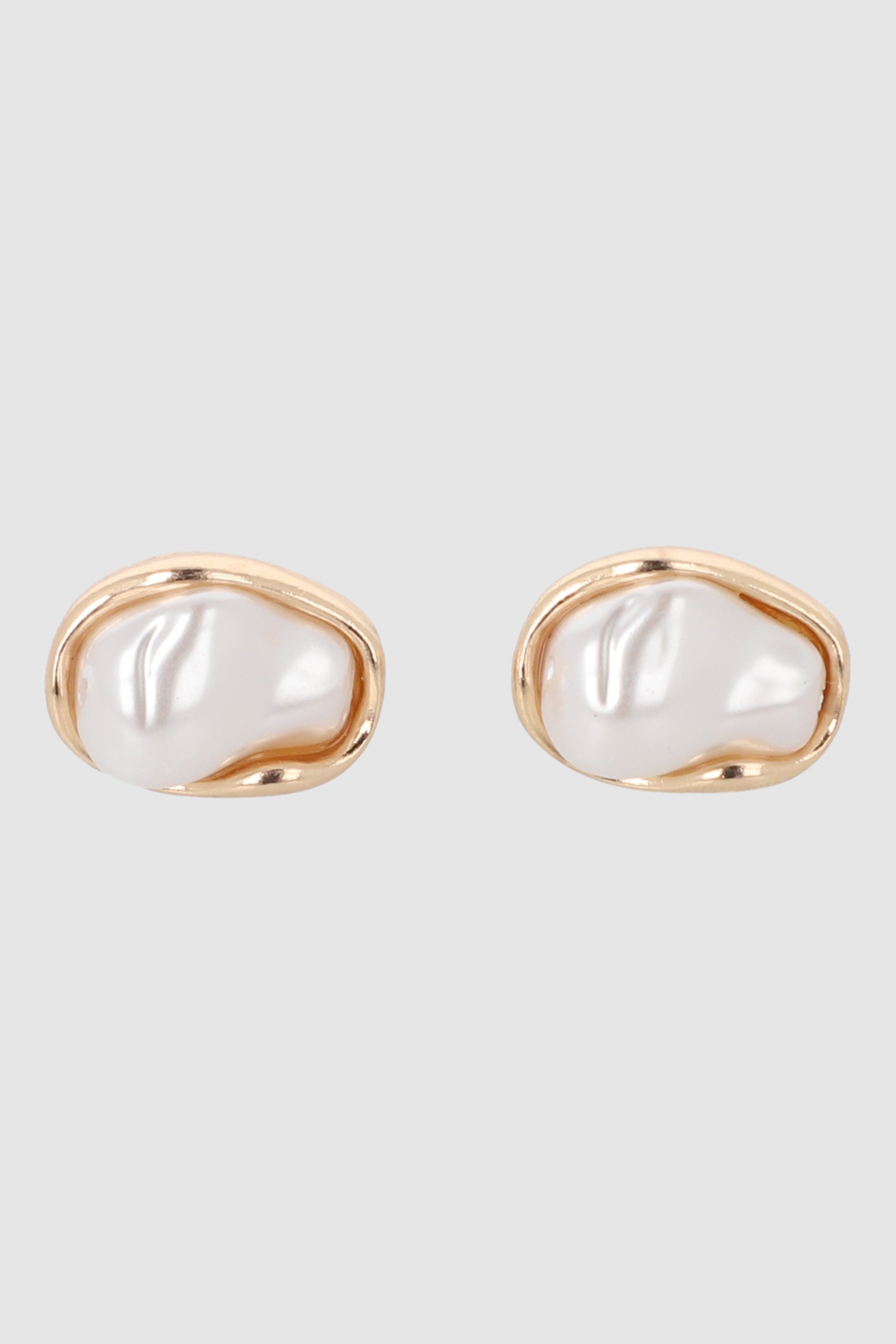 Aretes forma perla ORO