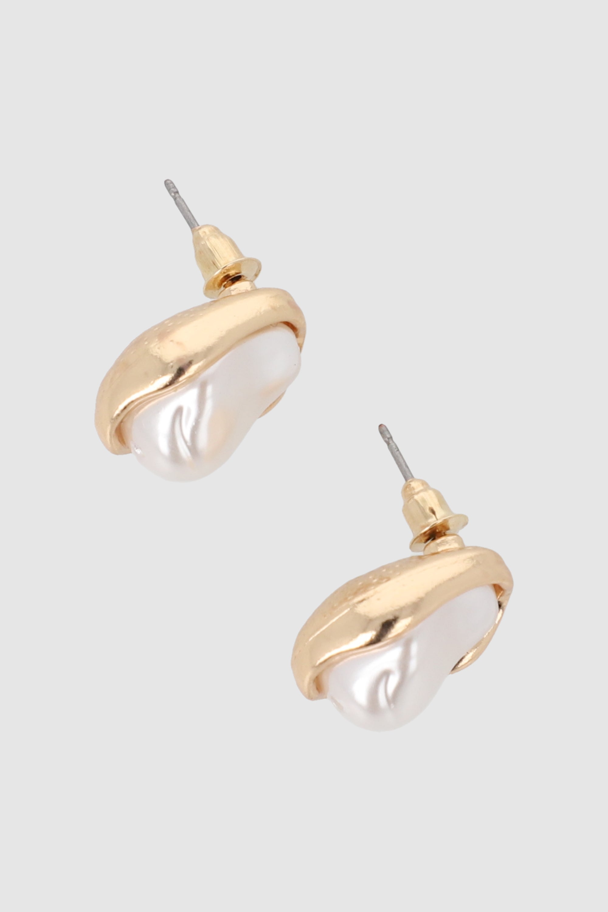 Aretes forma perla ORO