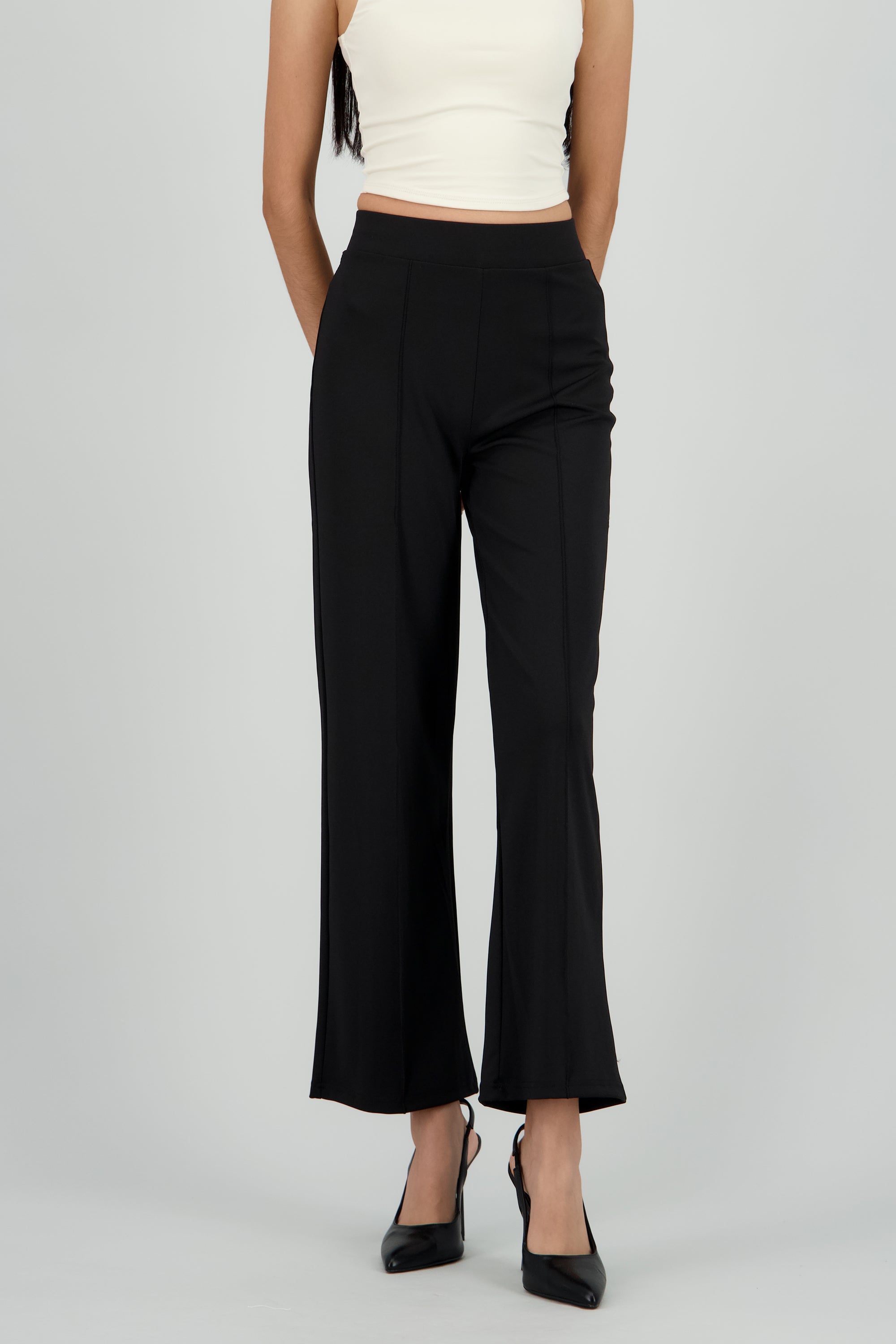 Pantalon recto costuras NEGRO