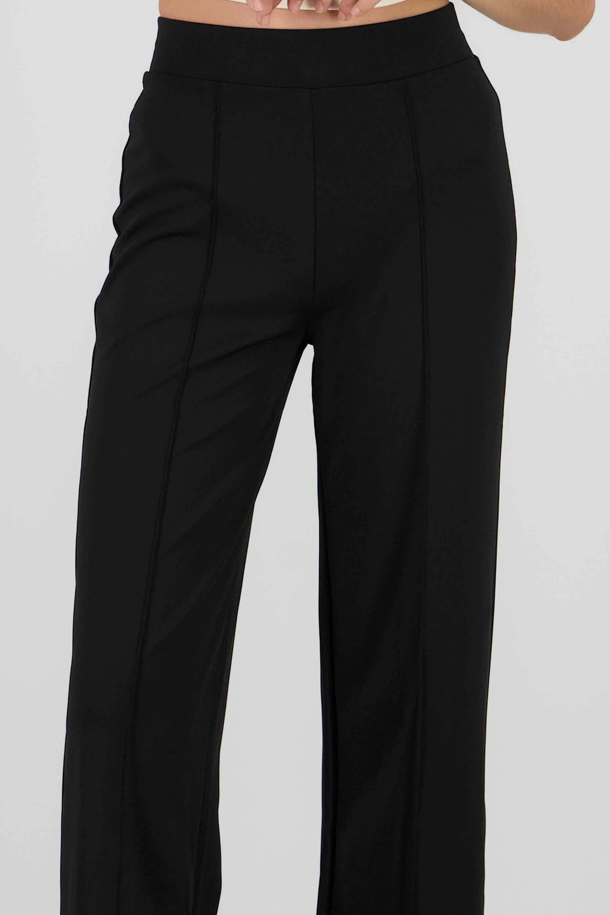 Pantalon recto costuras NEGRO