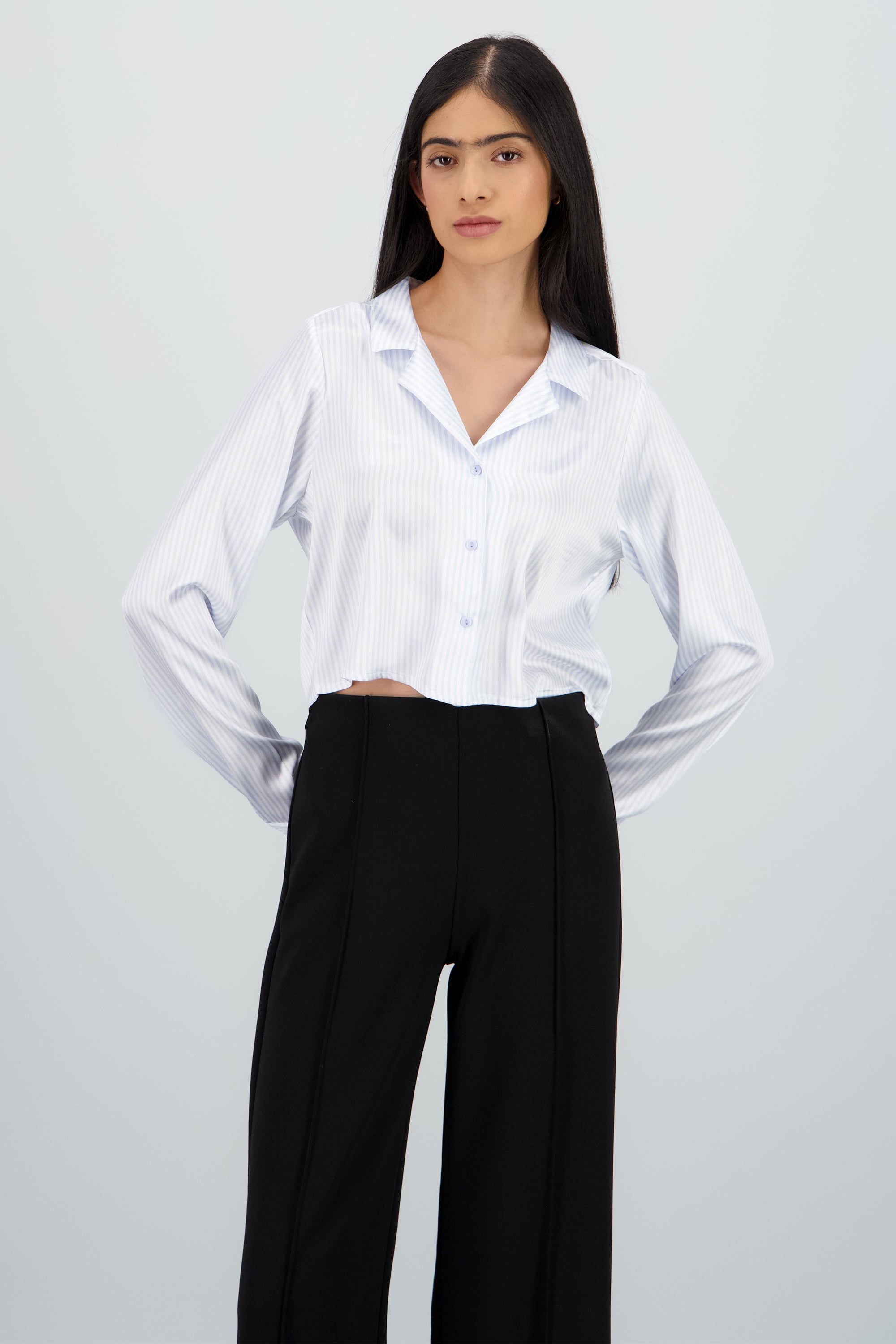Camisa crop manga larga satinada AZUL COMBO