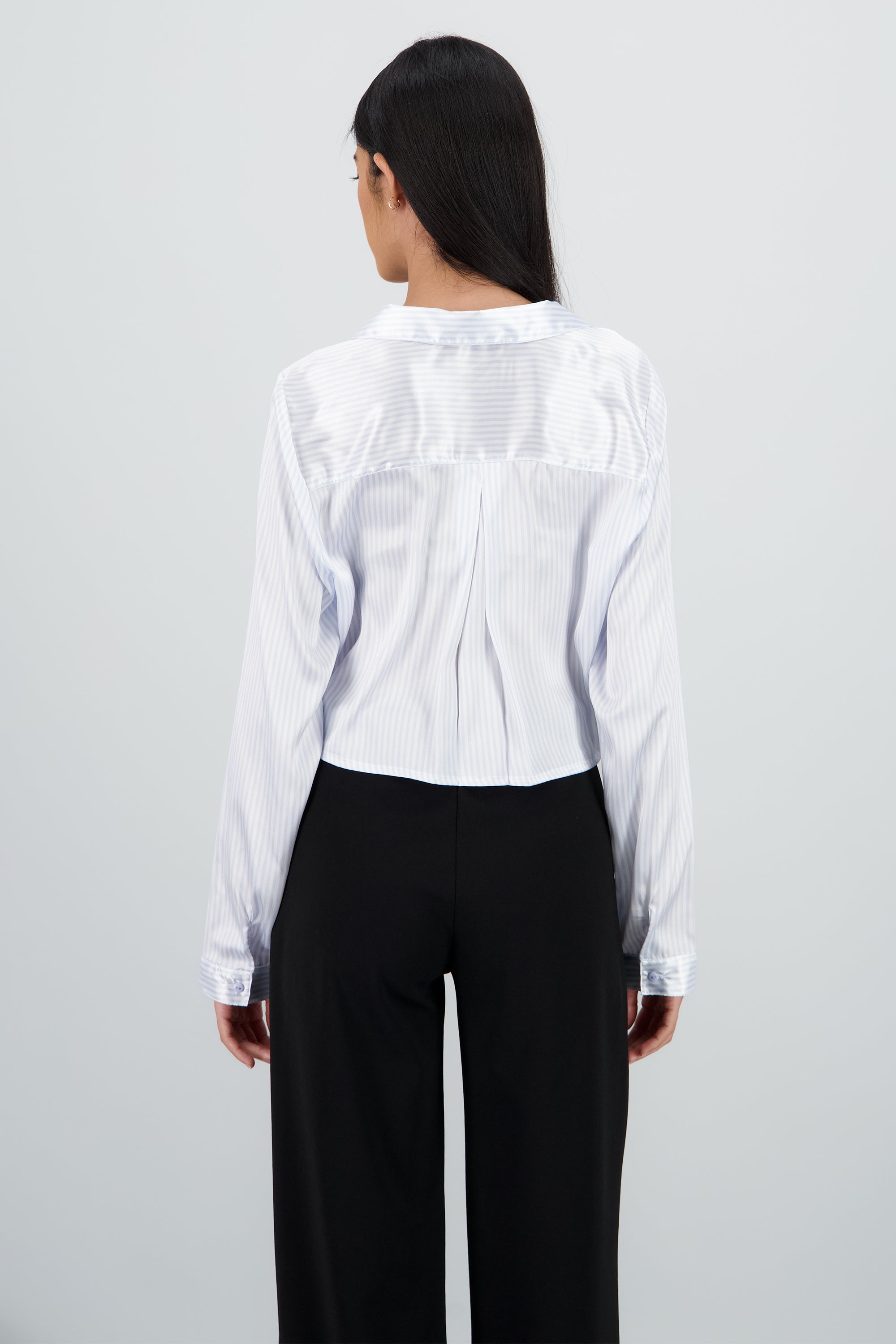 Camisa crop manga larga satinada AZUL COMBO