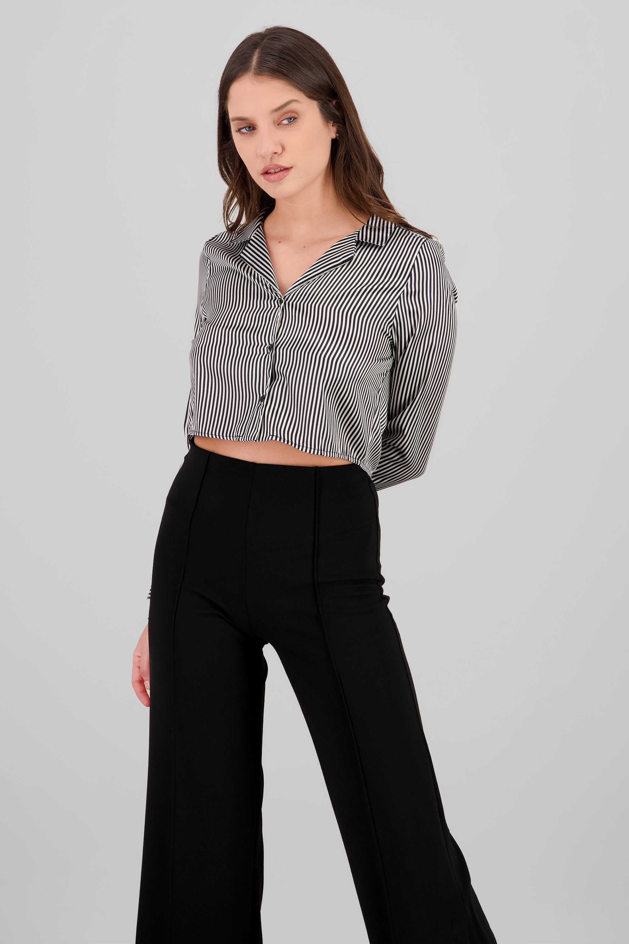 Camisa crop manga larga satinada NEGRO COMBO