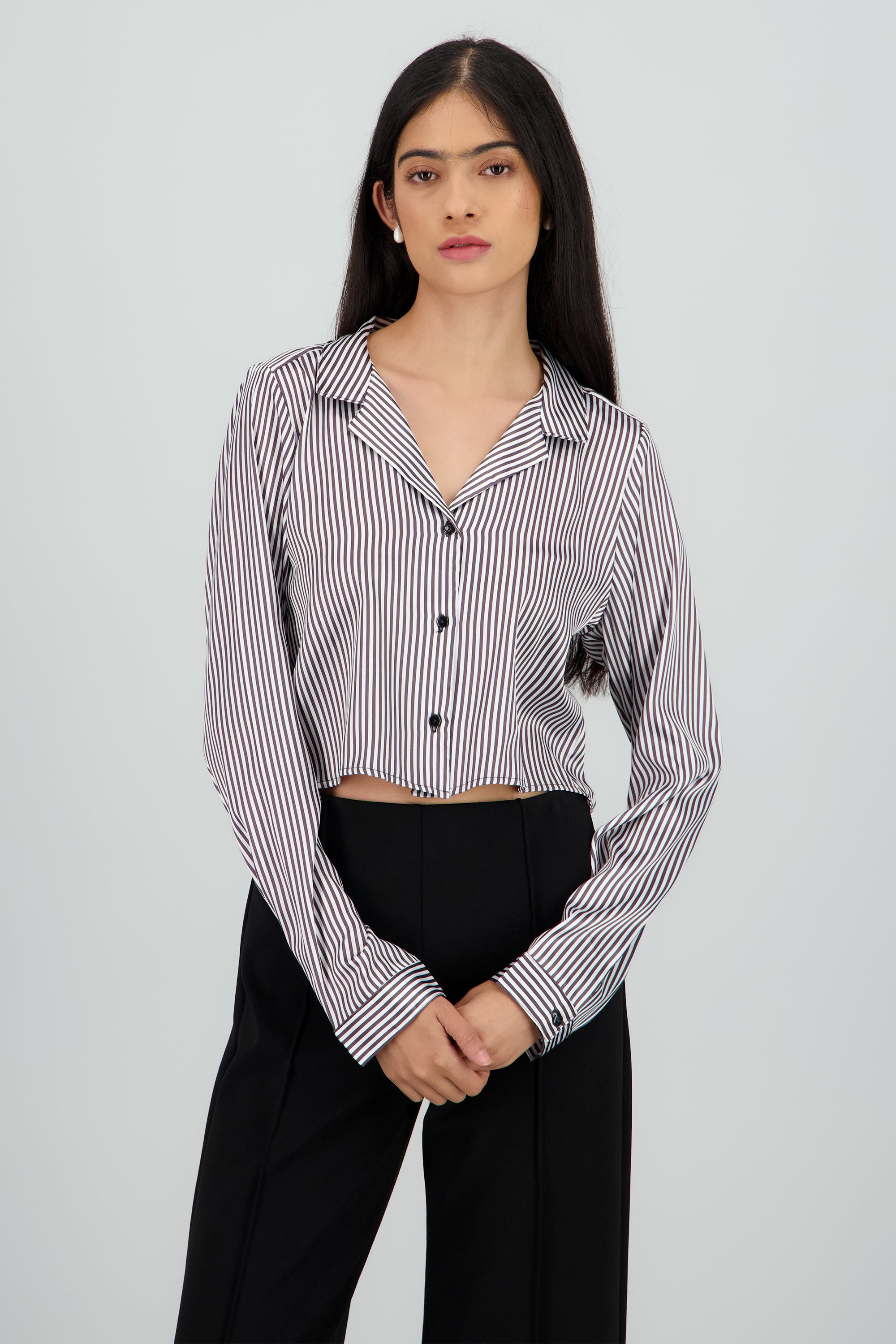 Camisa crop manga larga satinada GRIS COMBO