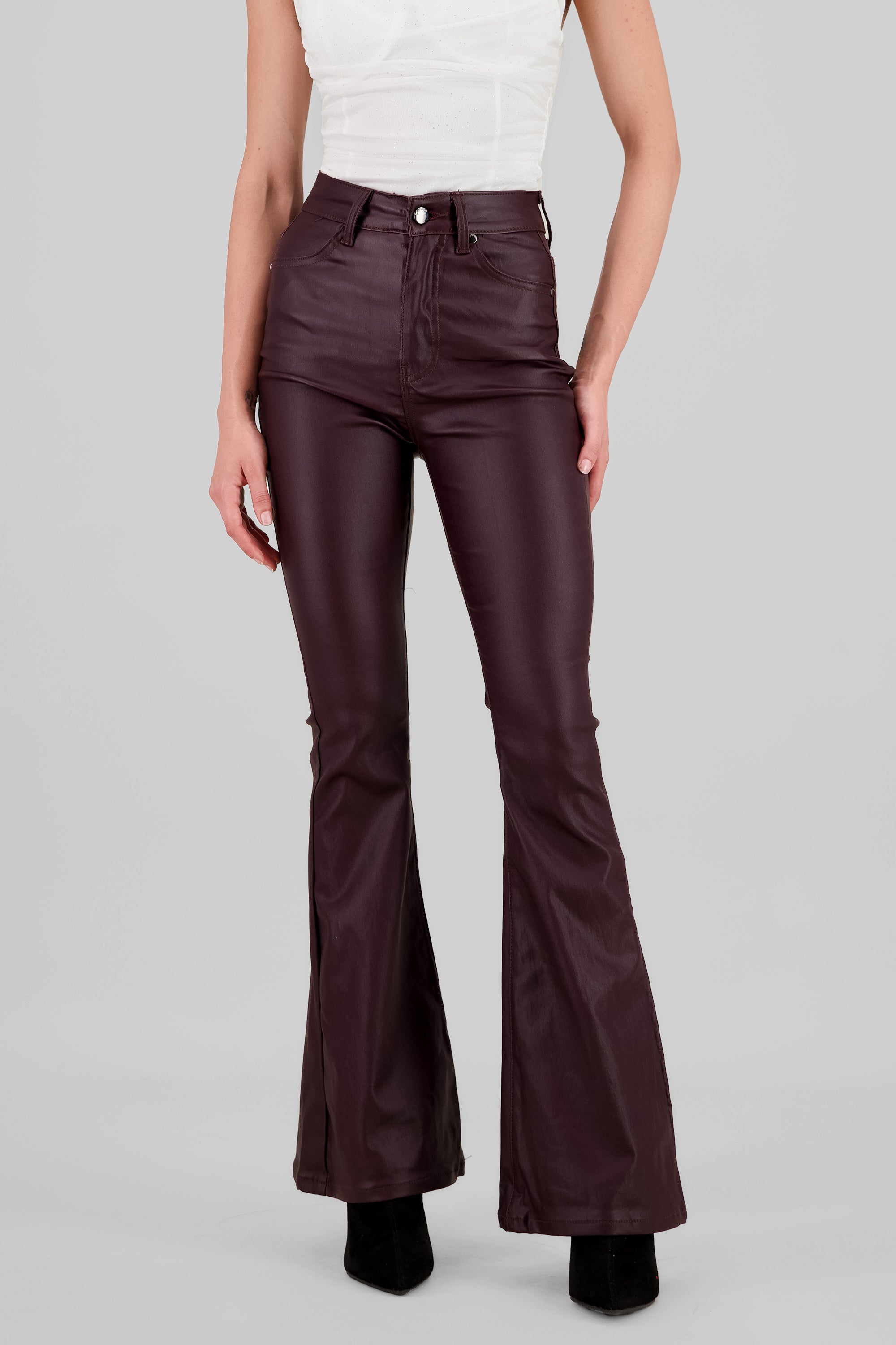 PANTALON EFECTO PIEL BOOTCUT VINO