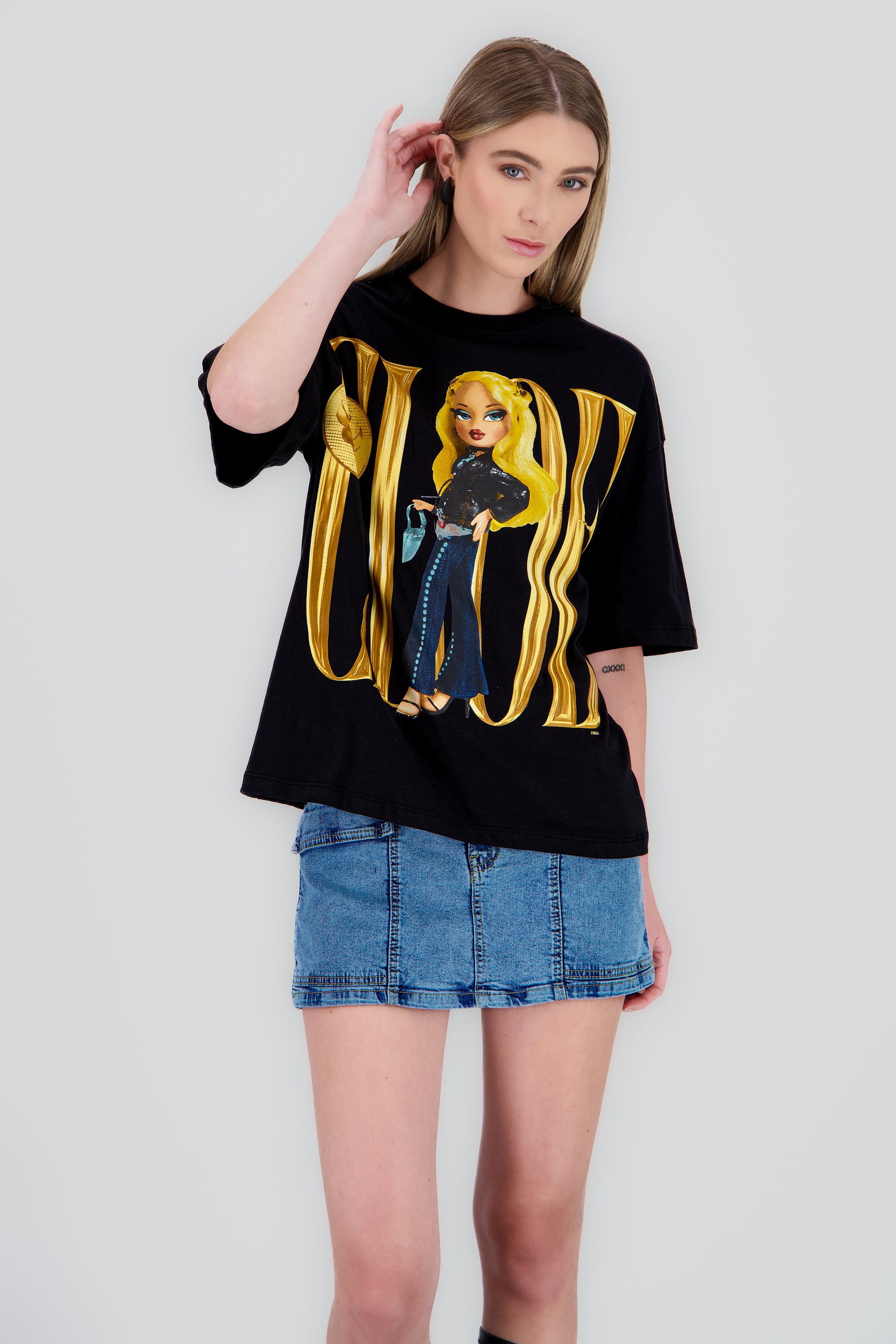 Playera over Cloe Bratz NEGRO